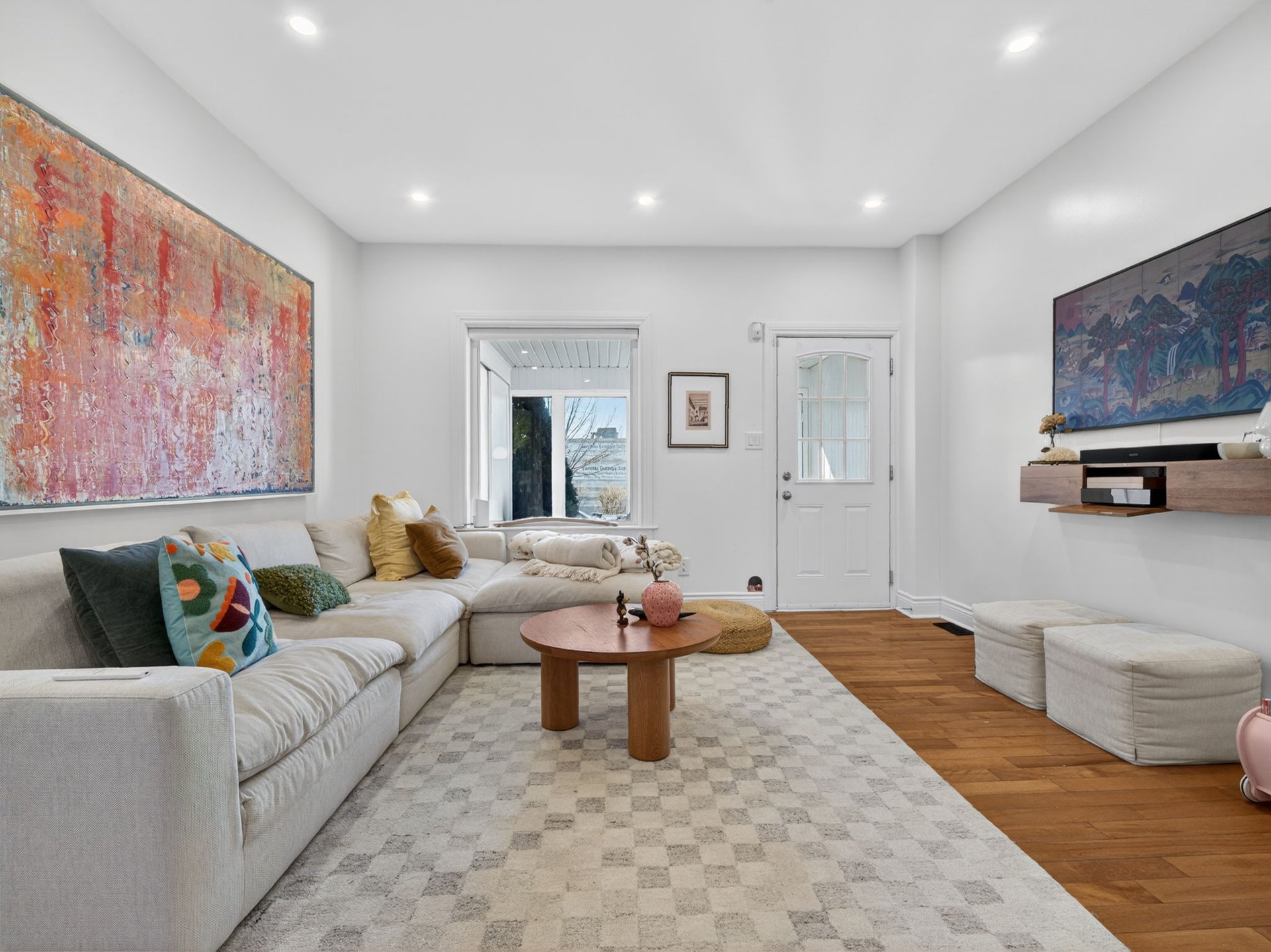 SOLD: Vibrant Corso Italia