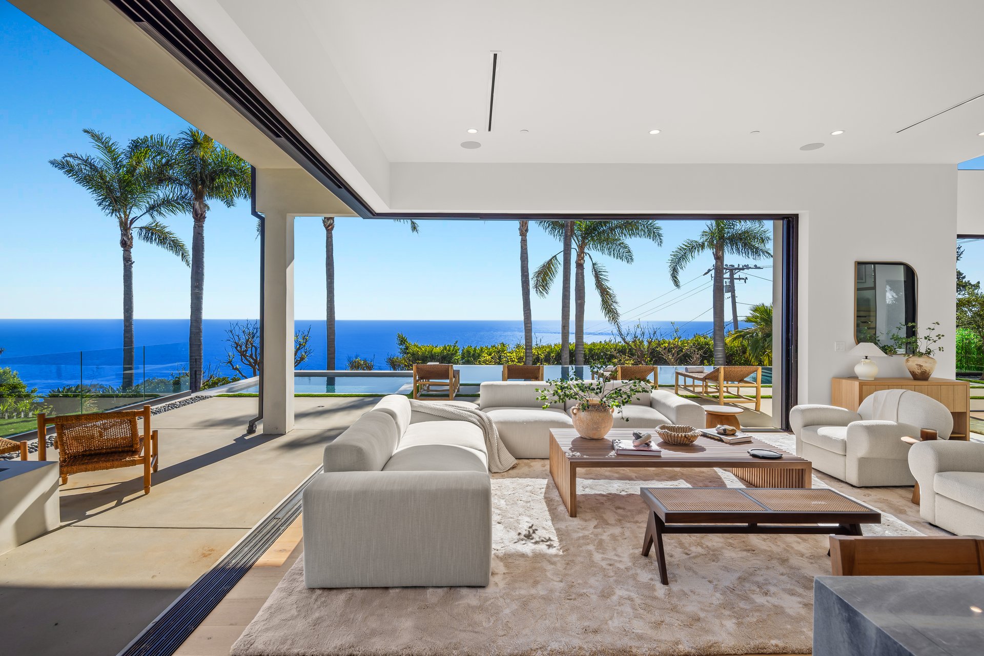 4732 Avenida Del Mar
