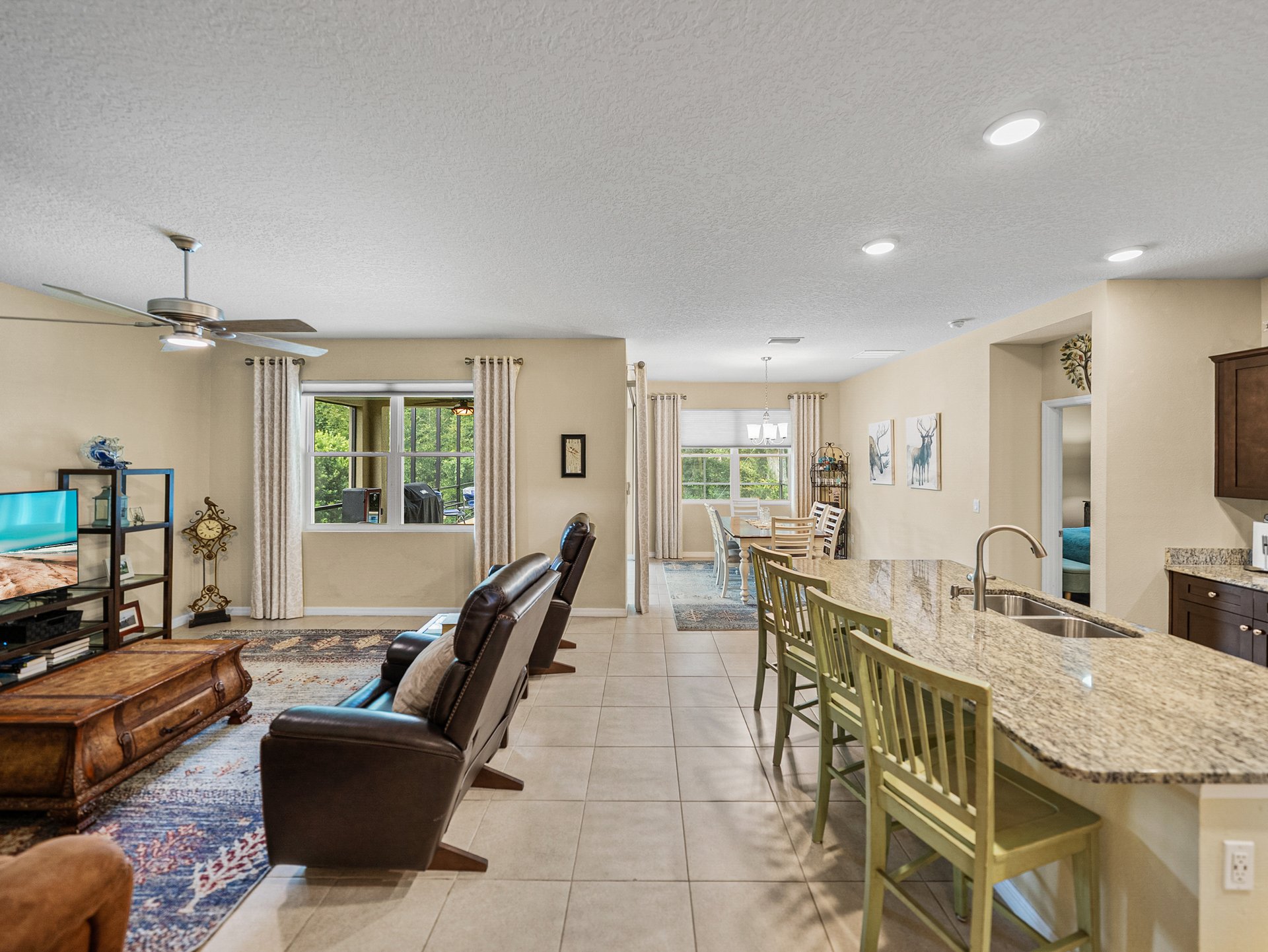 12615 EASTPOINTE DR
