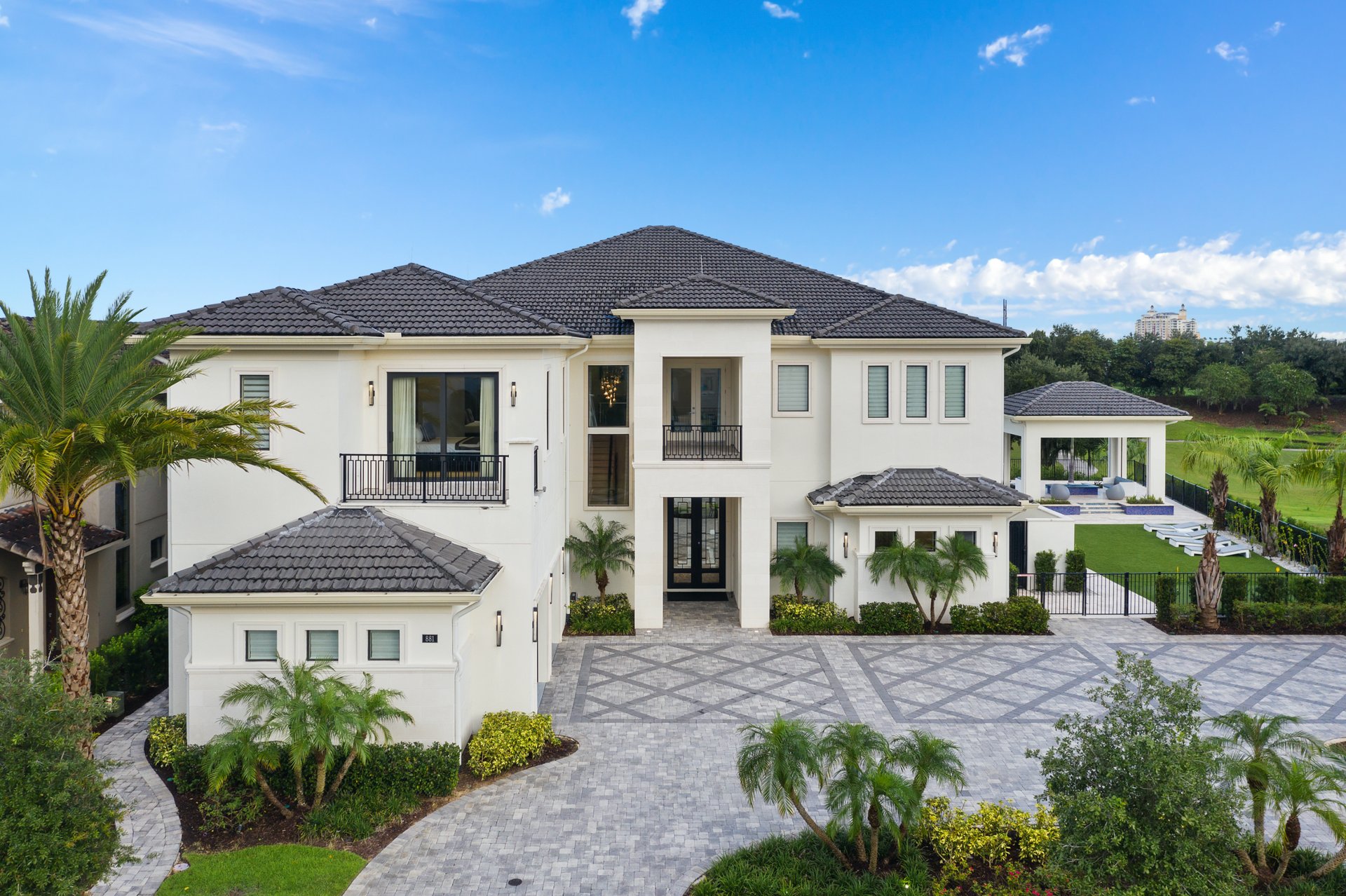 881 GOLDEN BEAR DR