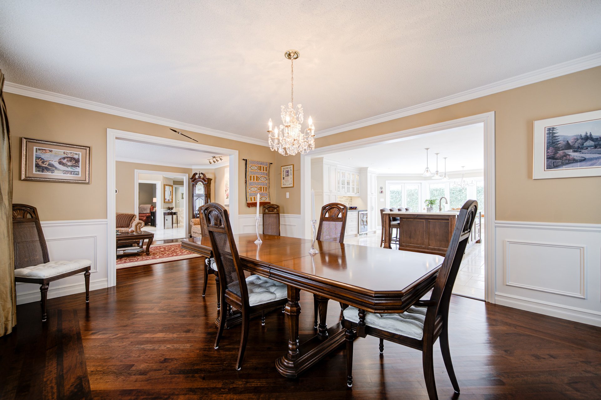 1296 Mapleridge Cres