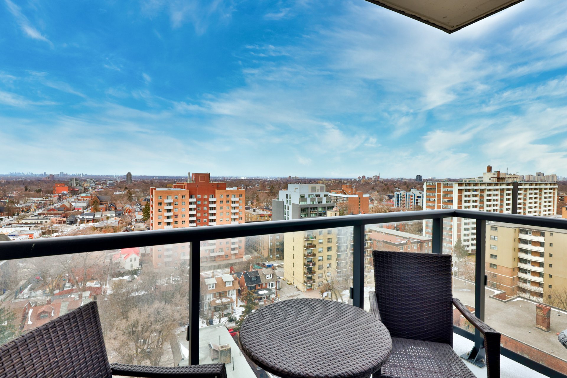  Corner Suite At The Barrington! 