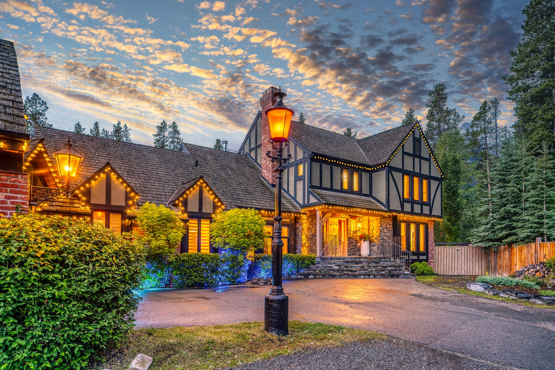 AUCTION BIDDING OPEN: Bidding ends December 17th | 5 Woodside Lane