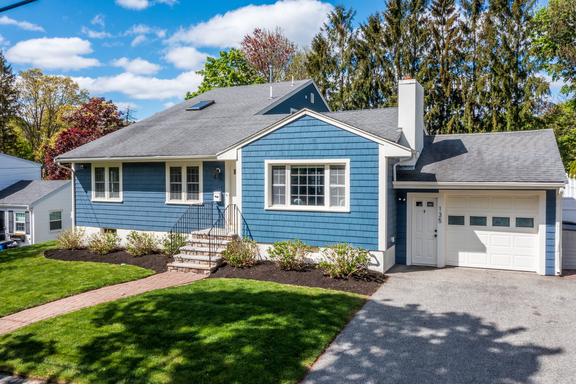 135 Plymouth Ave