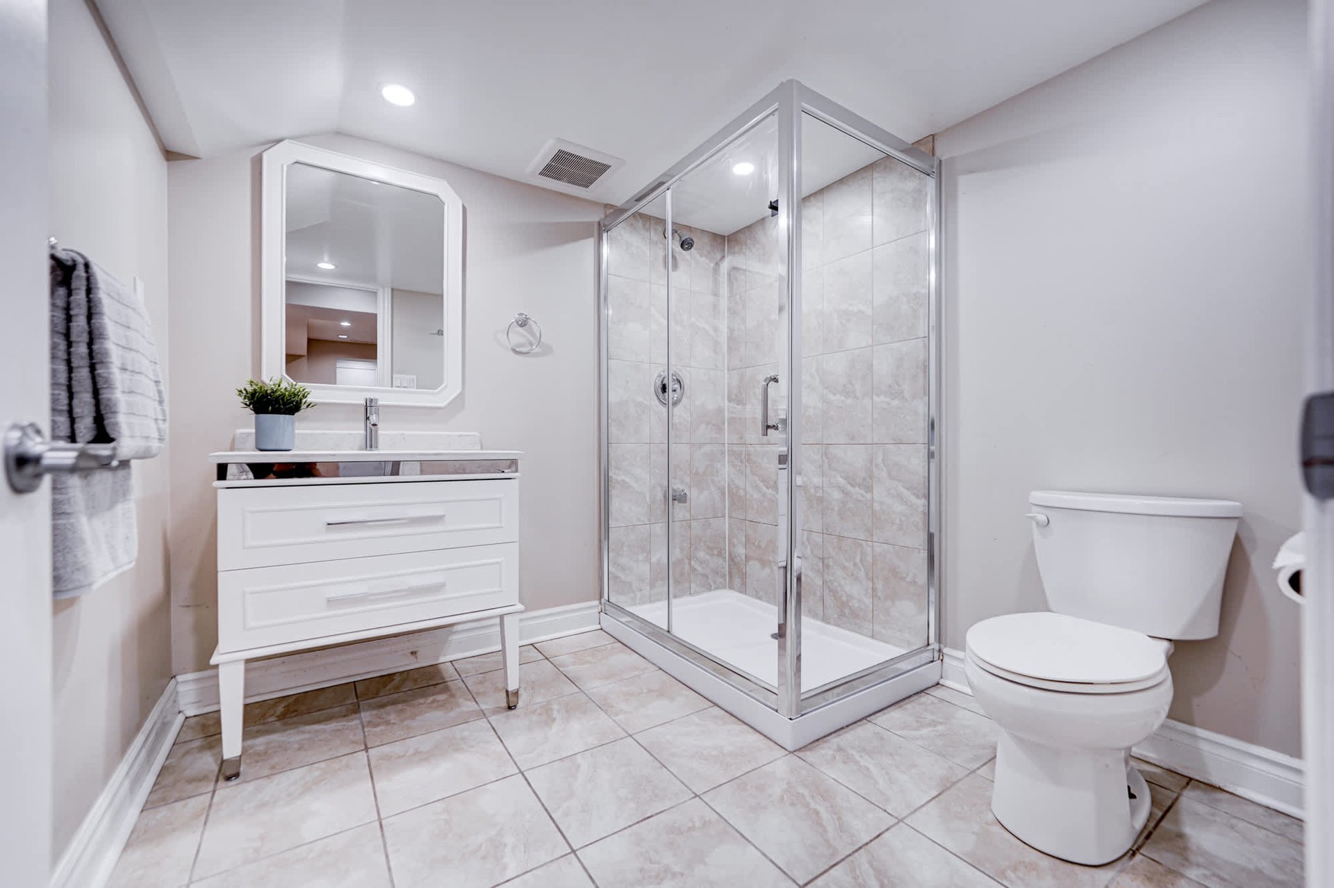 1534 Princeton Cres
