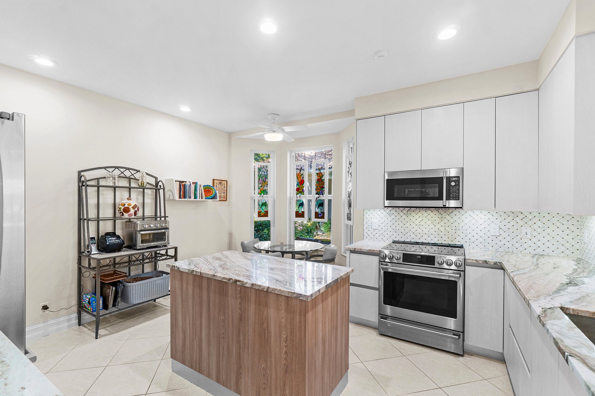 6200 Island Bend A