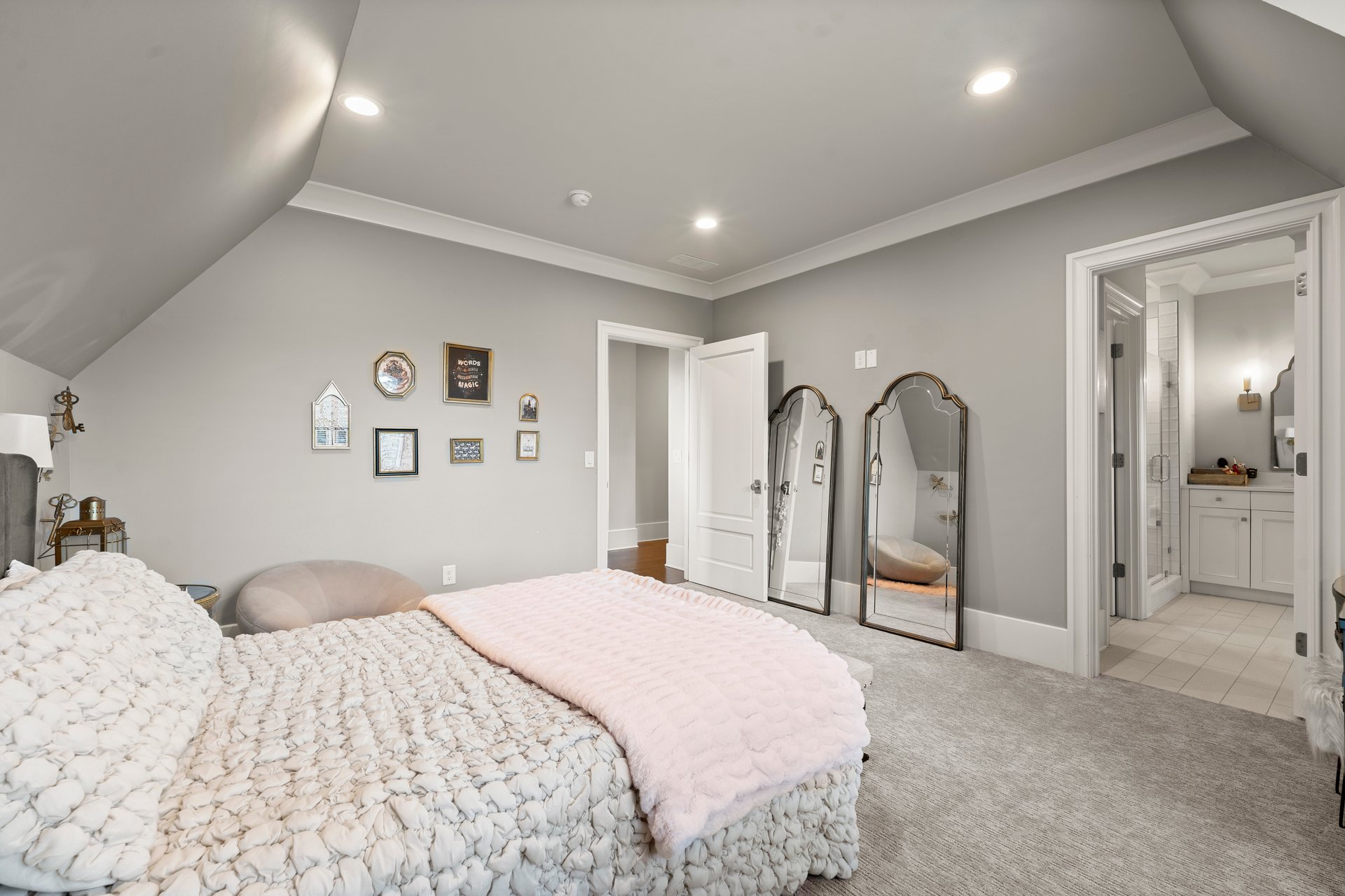  10160 Cedar Ridge Drive