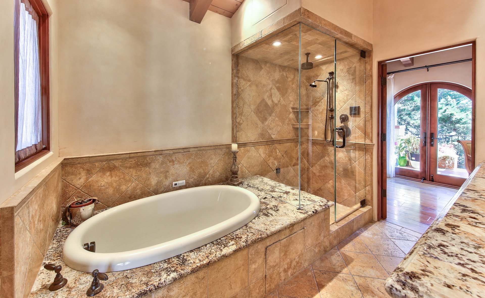 Carmel Penthouse - Luxury Rental