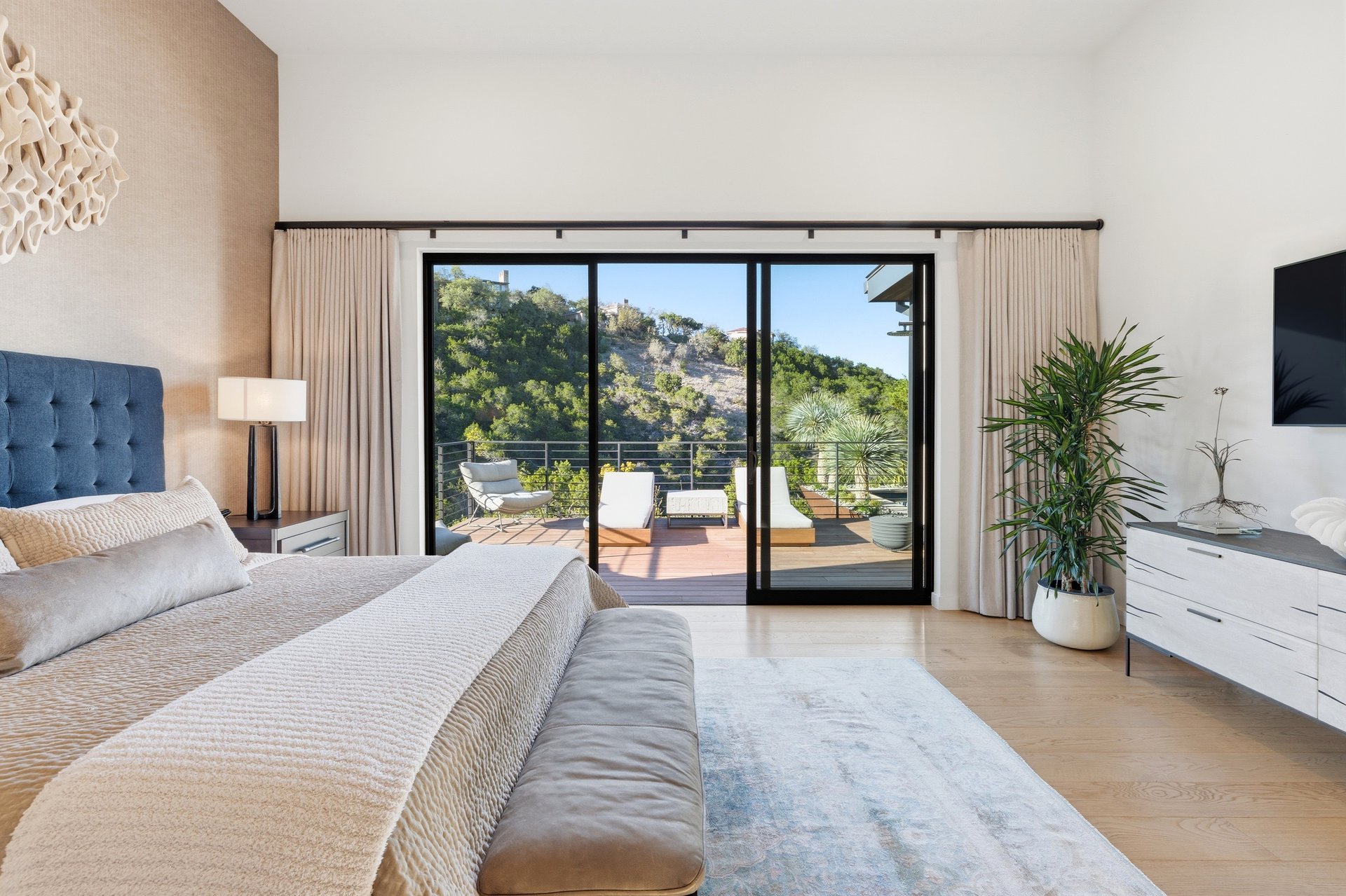 West Lake Hills Modern Sanctuary