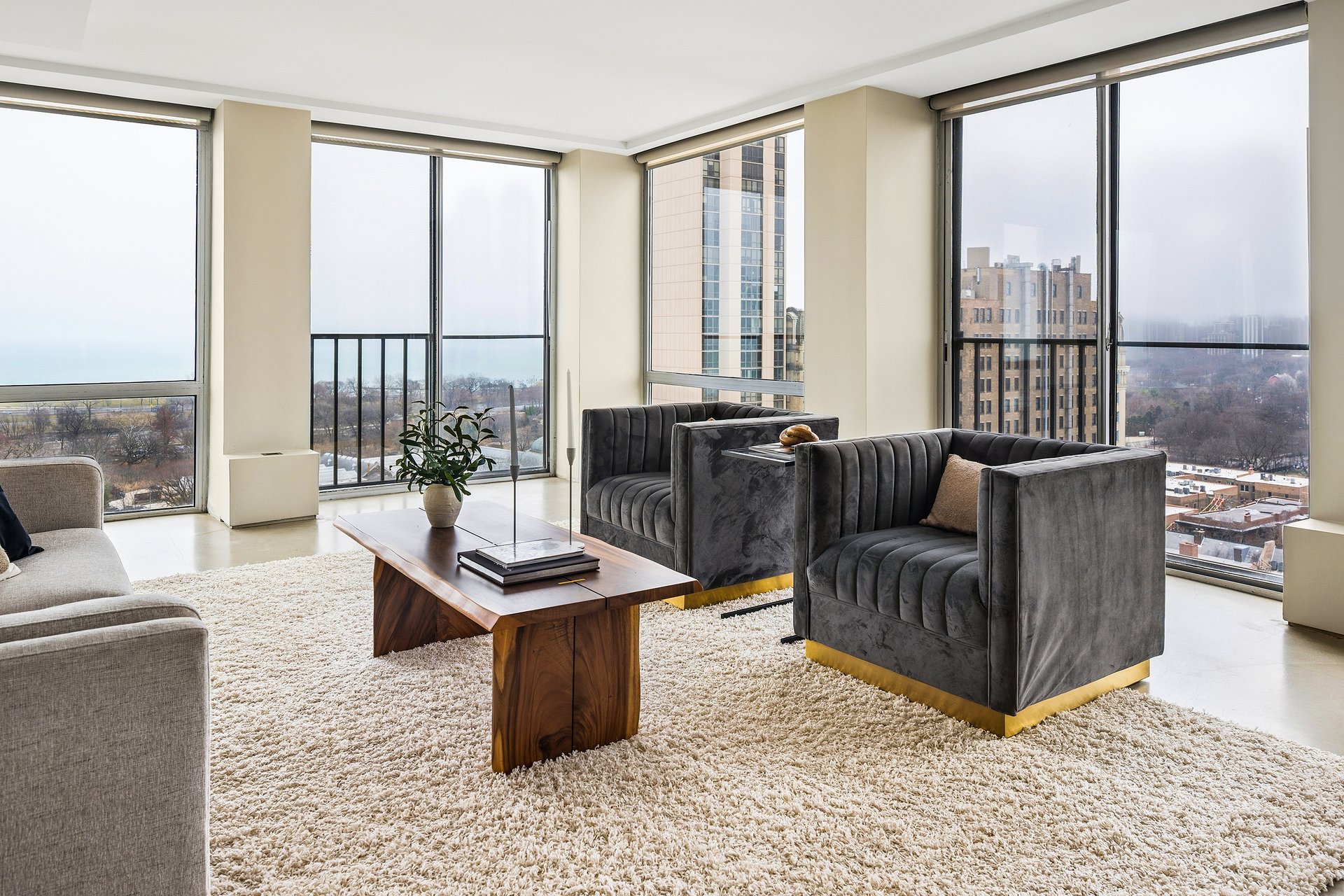 345 W Fullerton Parkway Unit: 1801