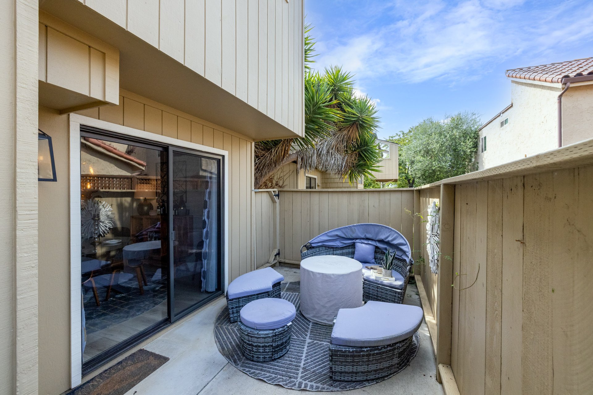 Charming Updated Townhouse Near the Ocean