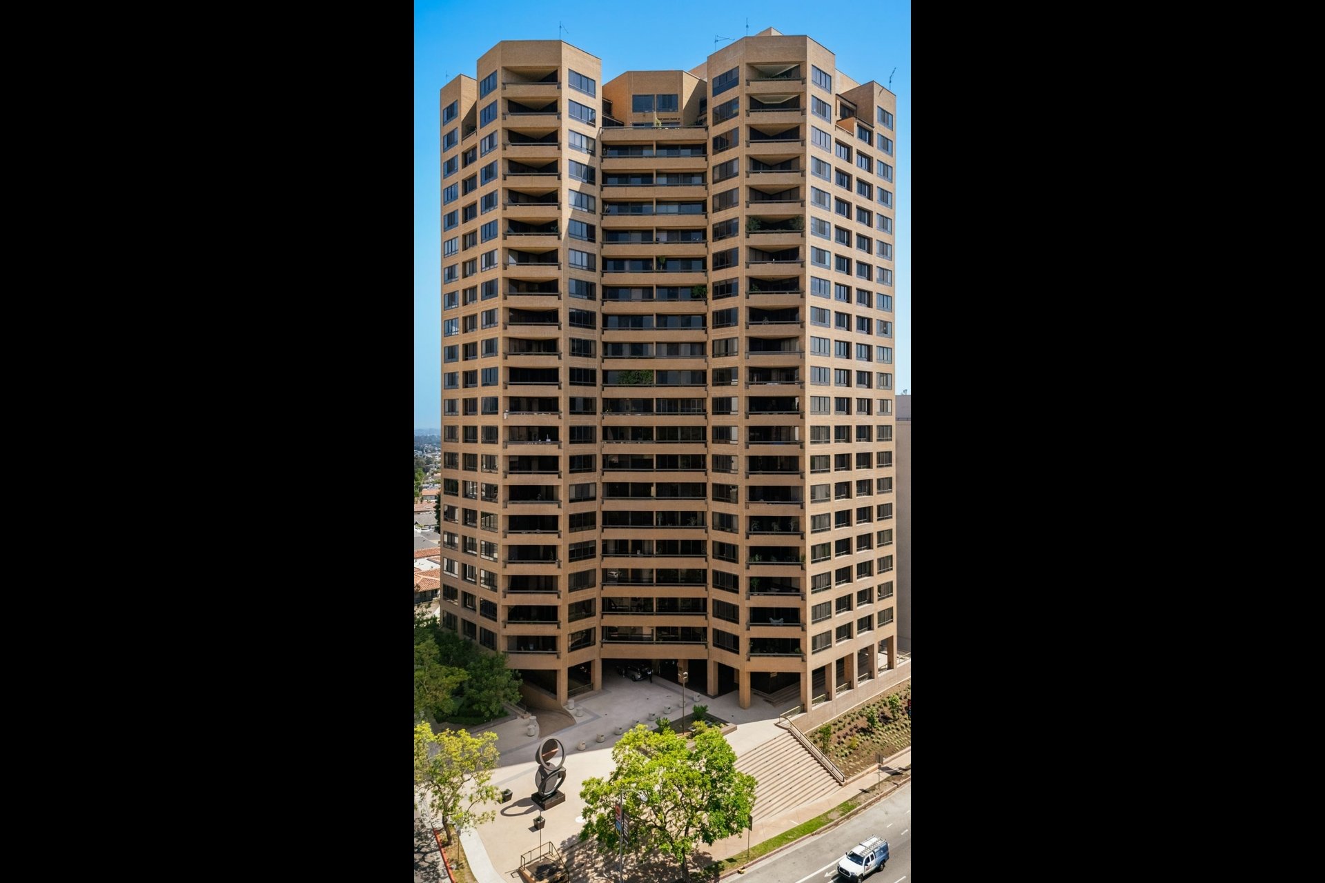 The Mirabella #802, Wilshire Corridor