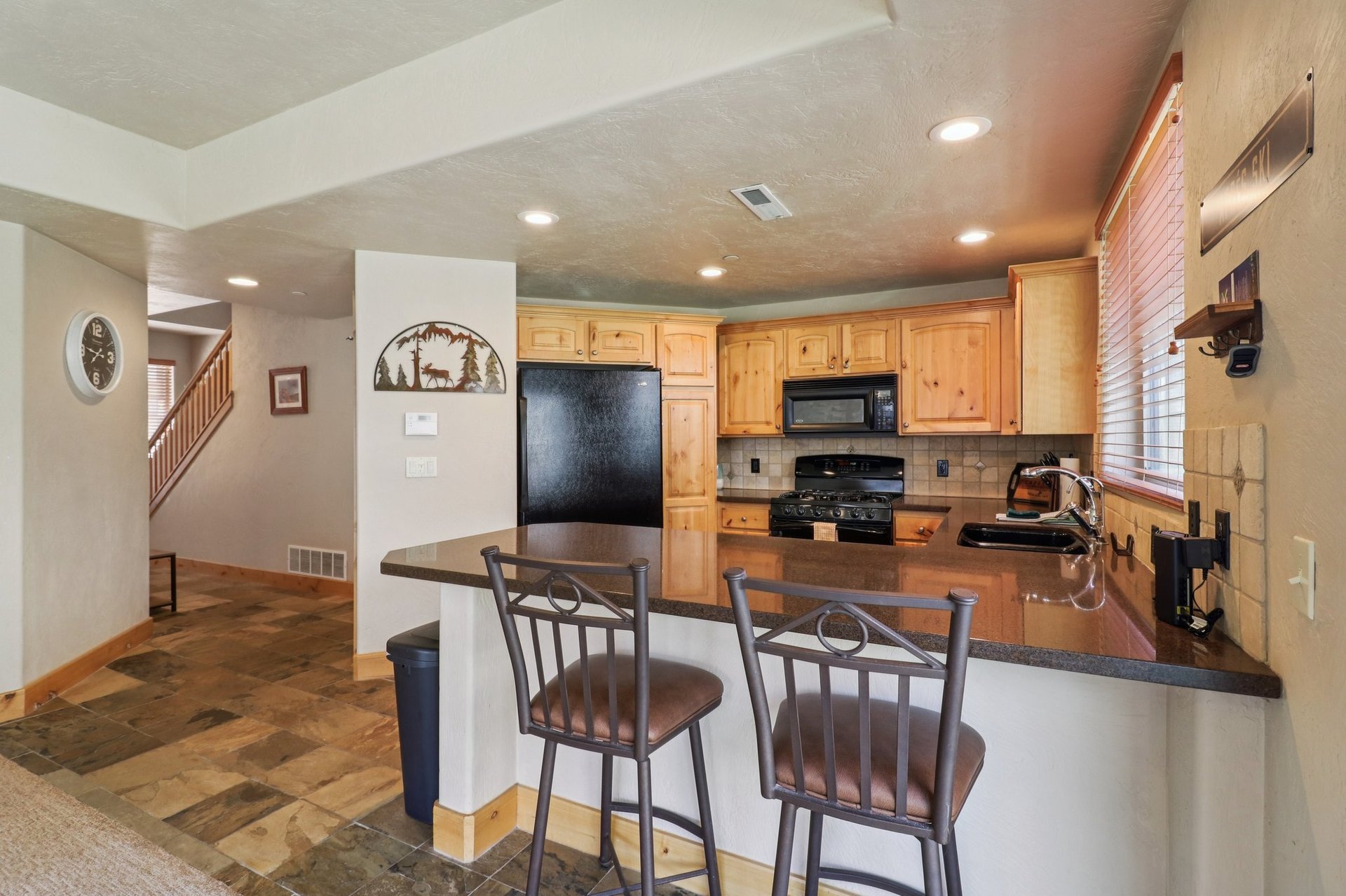 6010 N Fox Pointe