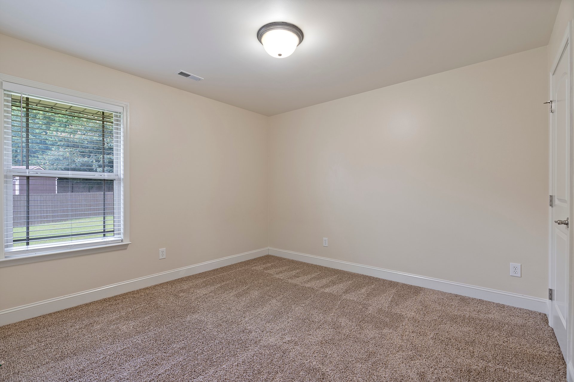 Quiet Cul-de-Sac – Minutes from Clift Farms!