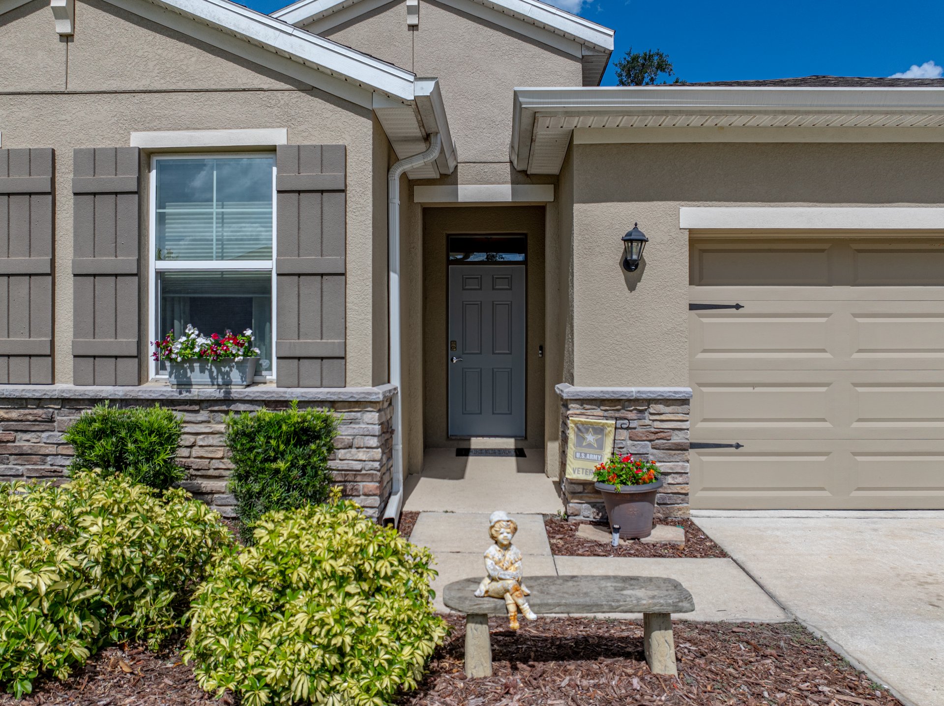 12615 EASTPOINTE DR