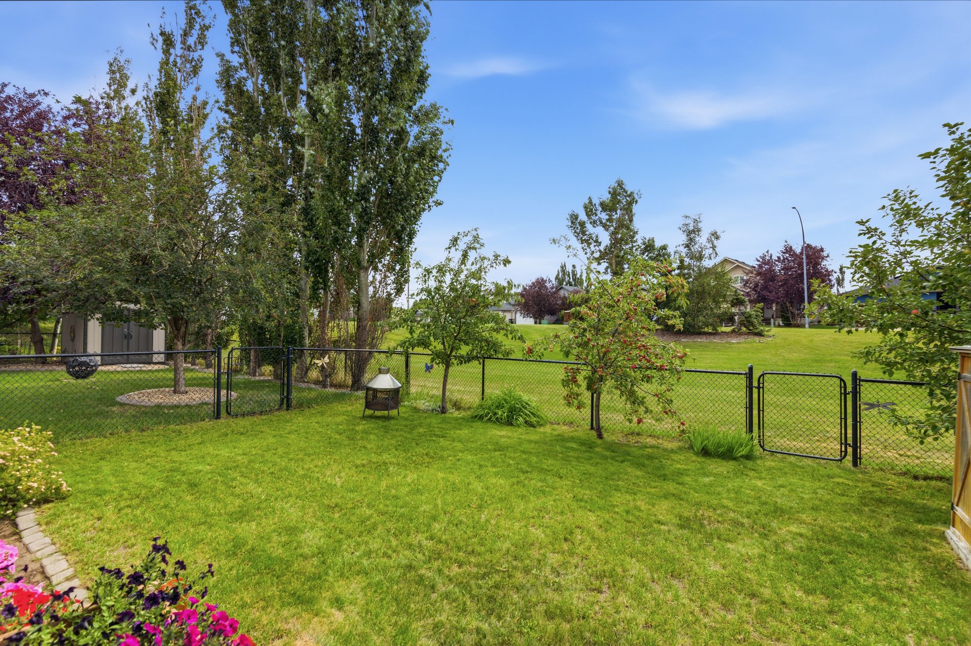499 Highland Close