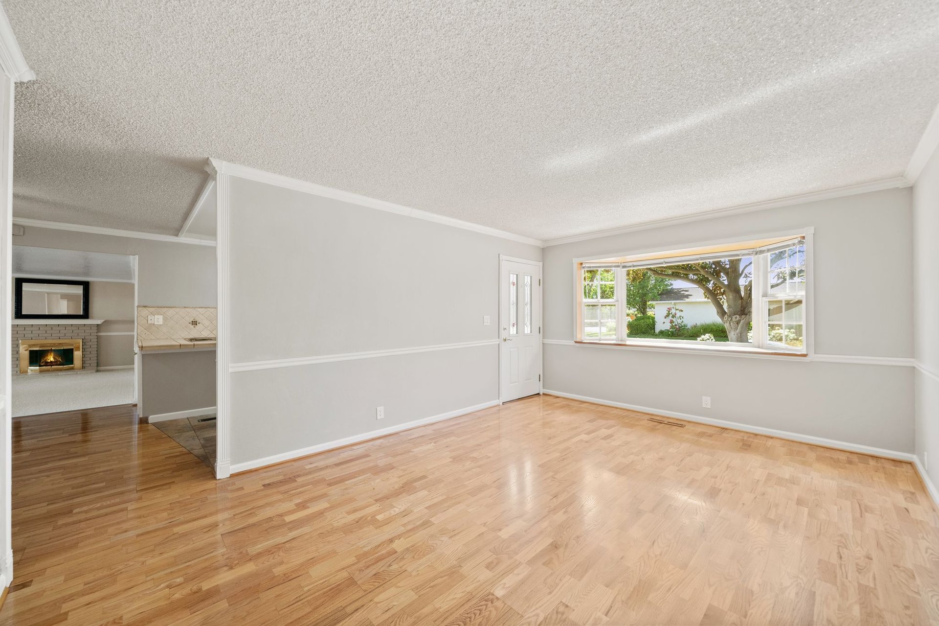96 Lavonne Dr