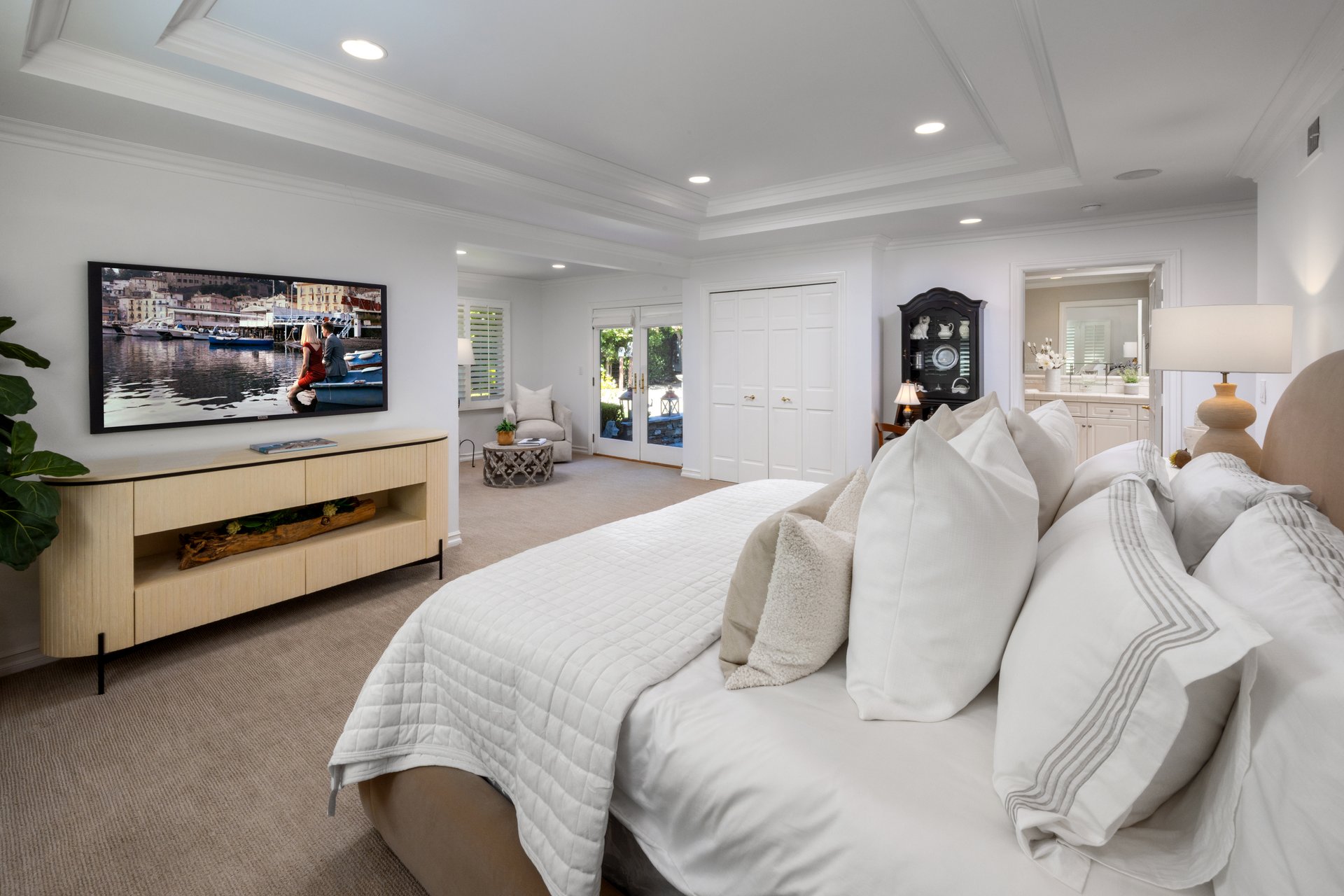  877 Sandcastle Drive