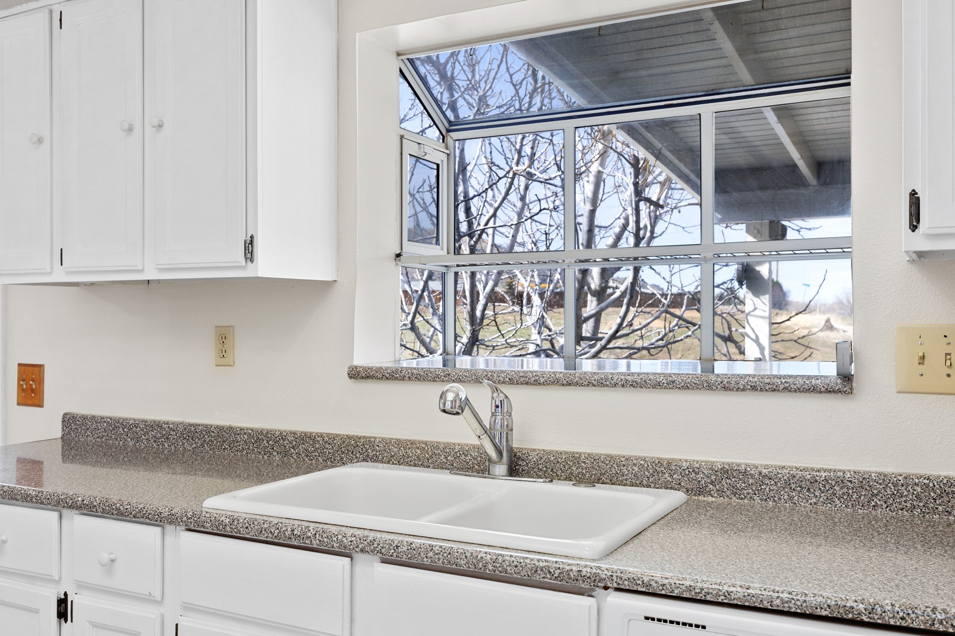 Charming Cul-de-Sac Home in East Golden Hills – 21941 Fig Court