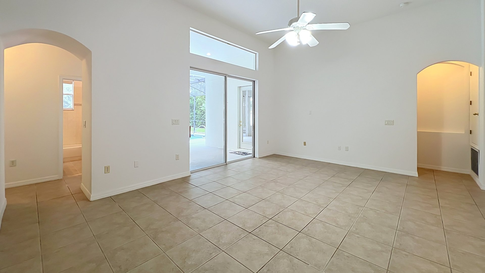 Orlando Vista Lakes 5-Bedroom 4-Bathroom Home and Lifestyle