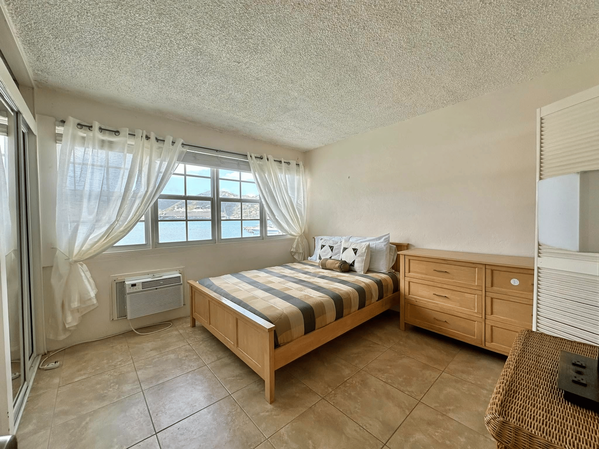 1036 Waterfront Drive 2 Bedroom Condo