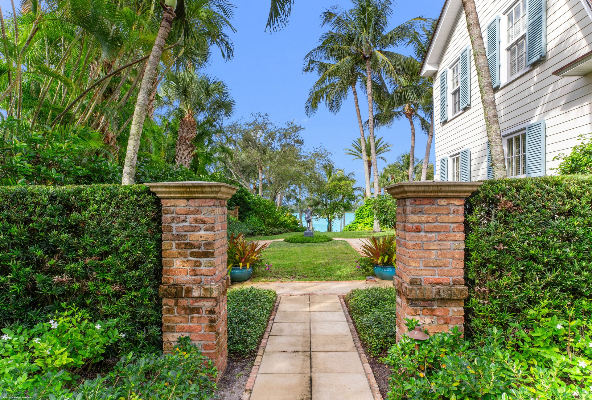 116 Gomez Rd
