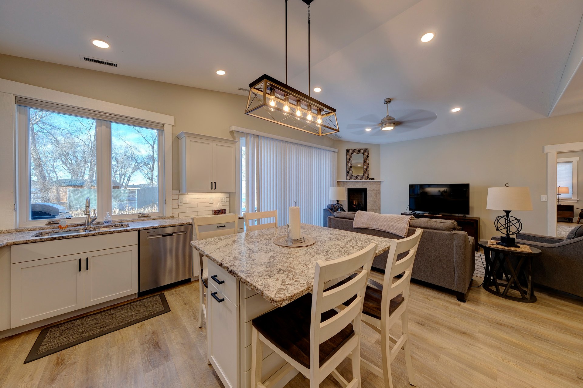 7 Creekside Ln
