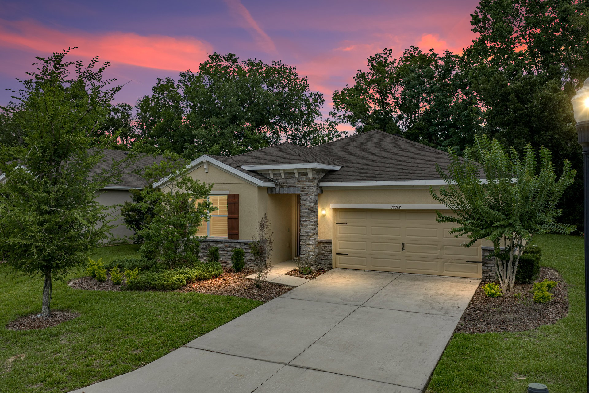 12322 EASTPOINTE DR