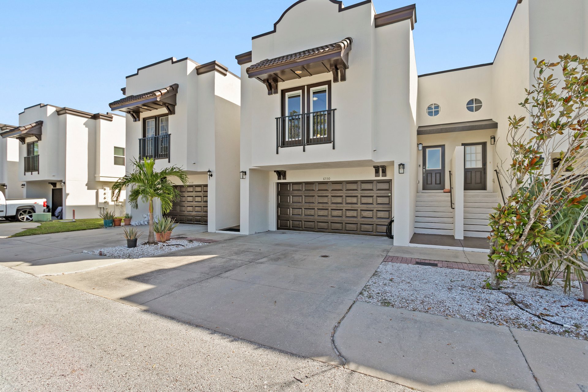 6530 BISCAYNE SHORE LN