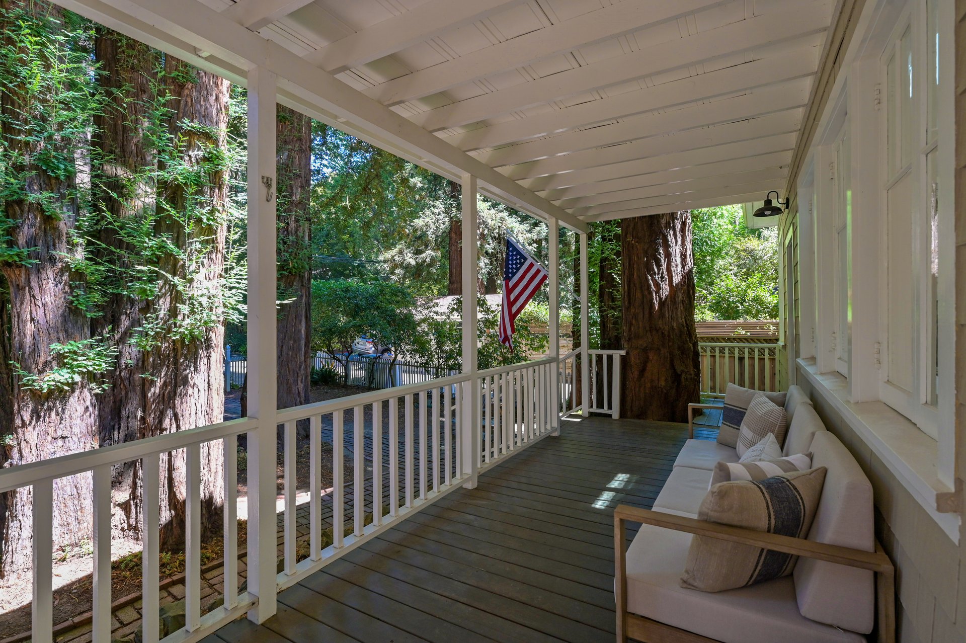 207 Madrone Ave