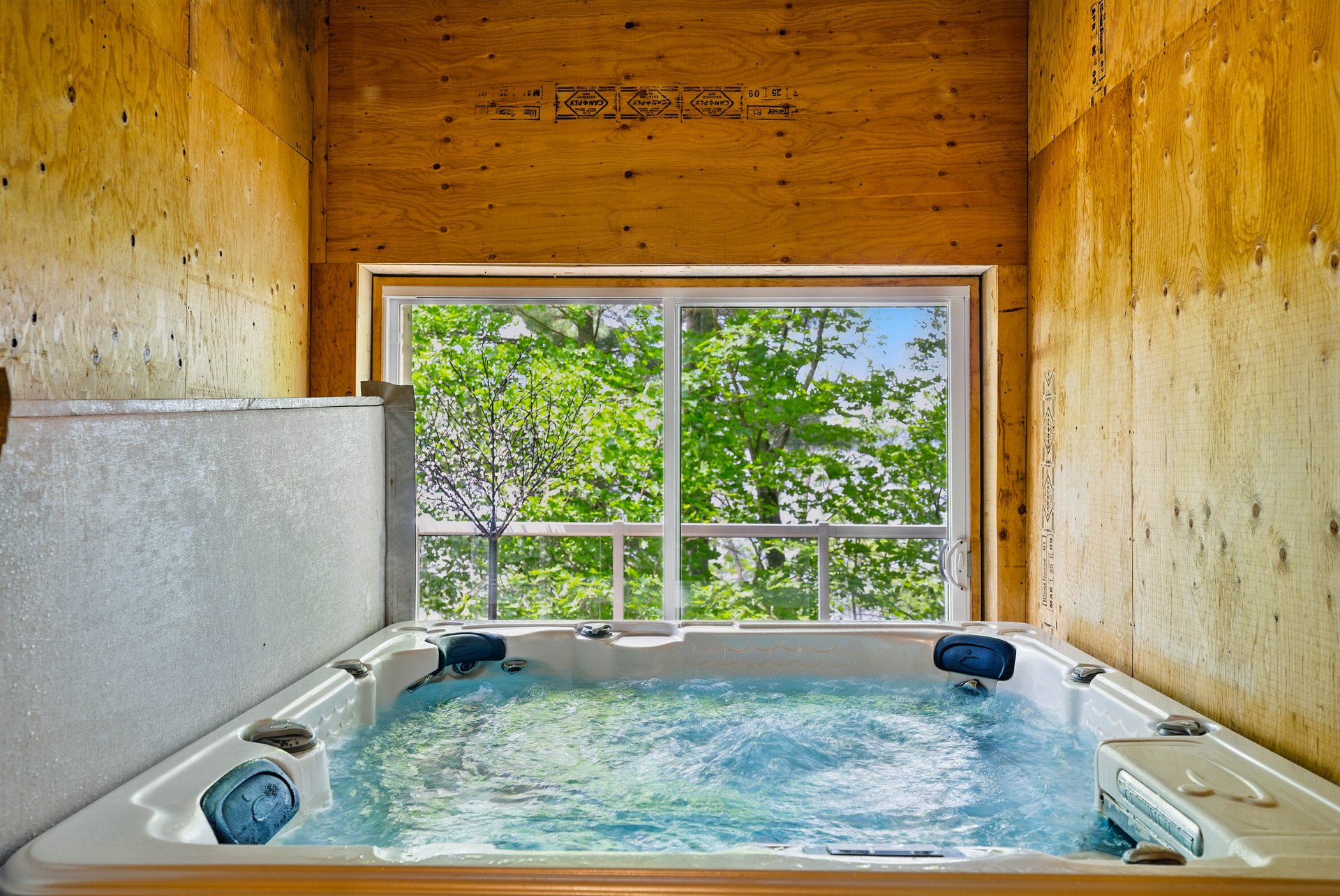 276 Jeffrey Road N, Ryerson