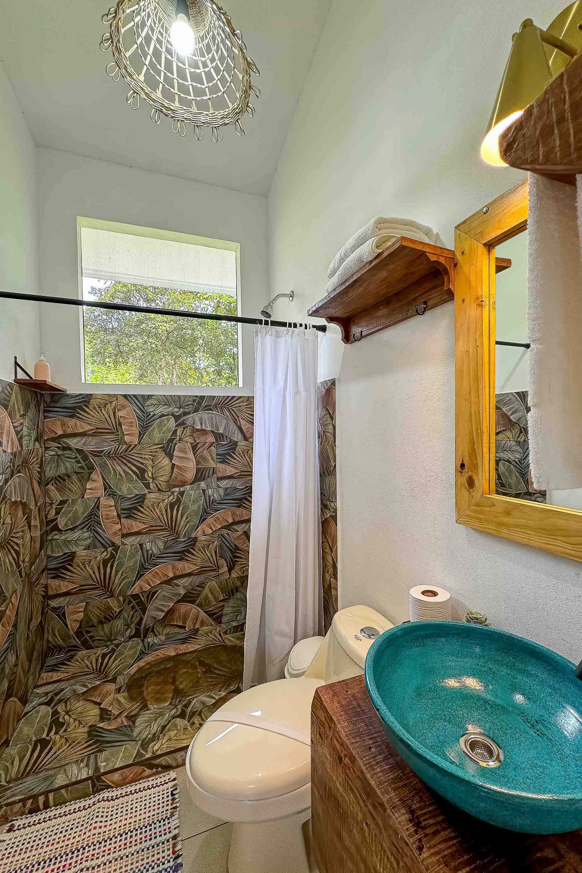 Furnished and Turnkey Home Rainforest Villa with Pool and Creek