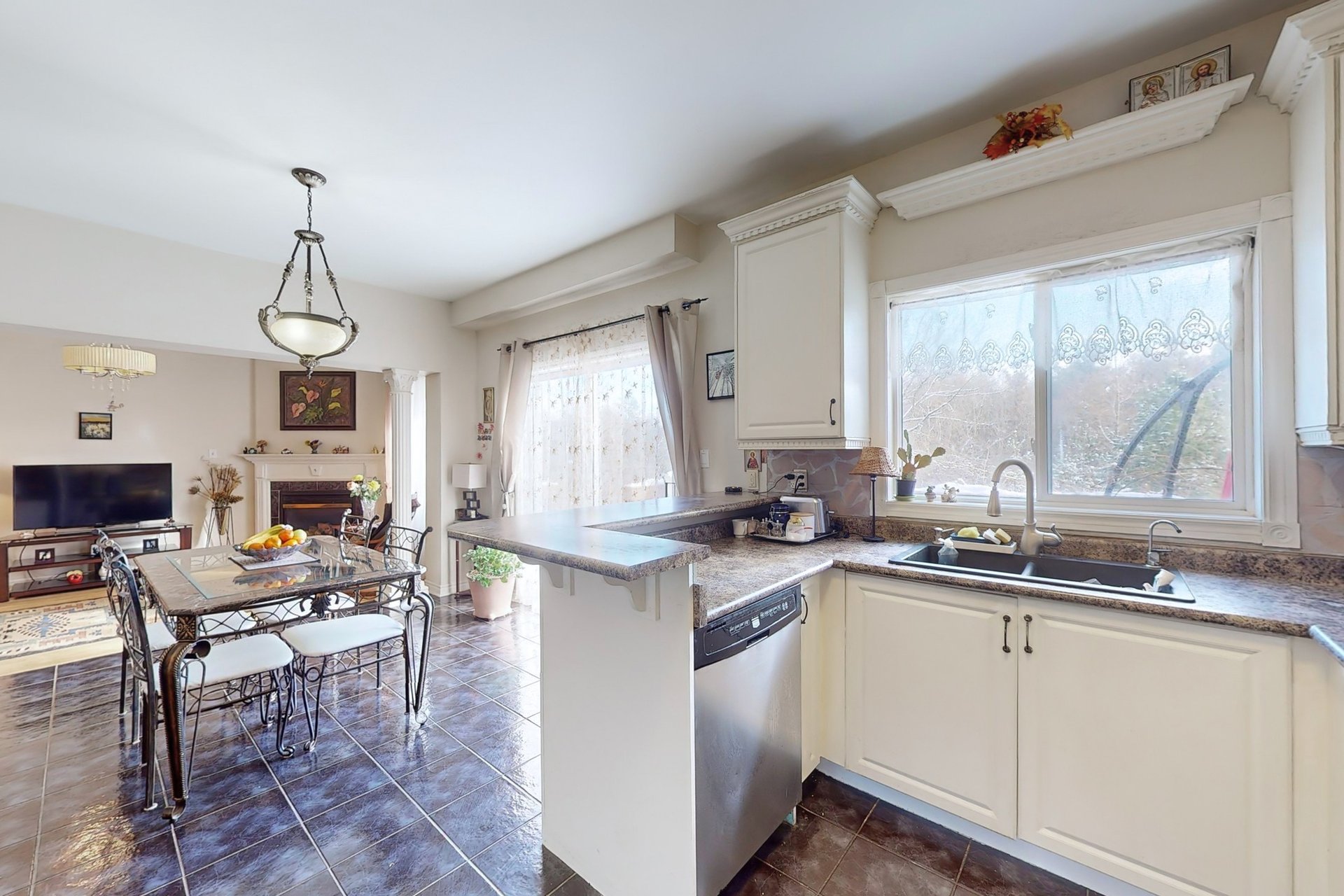 189 Humberland Dr