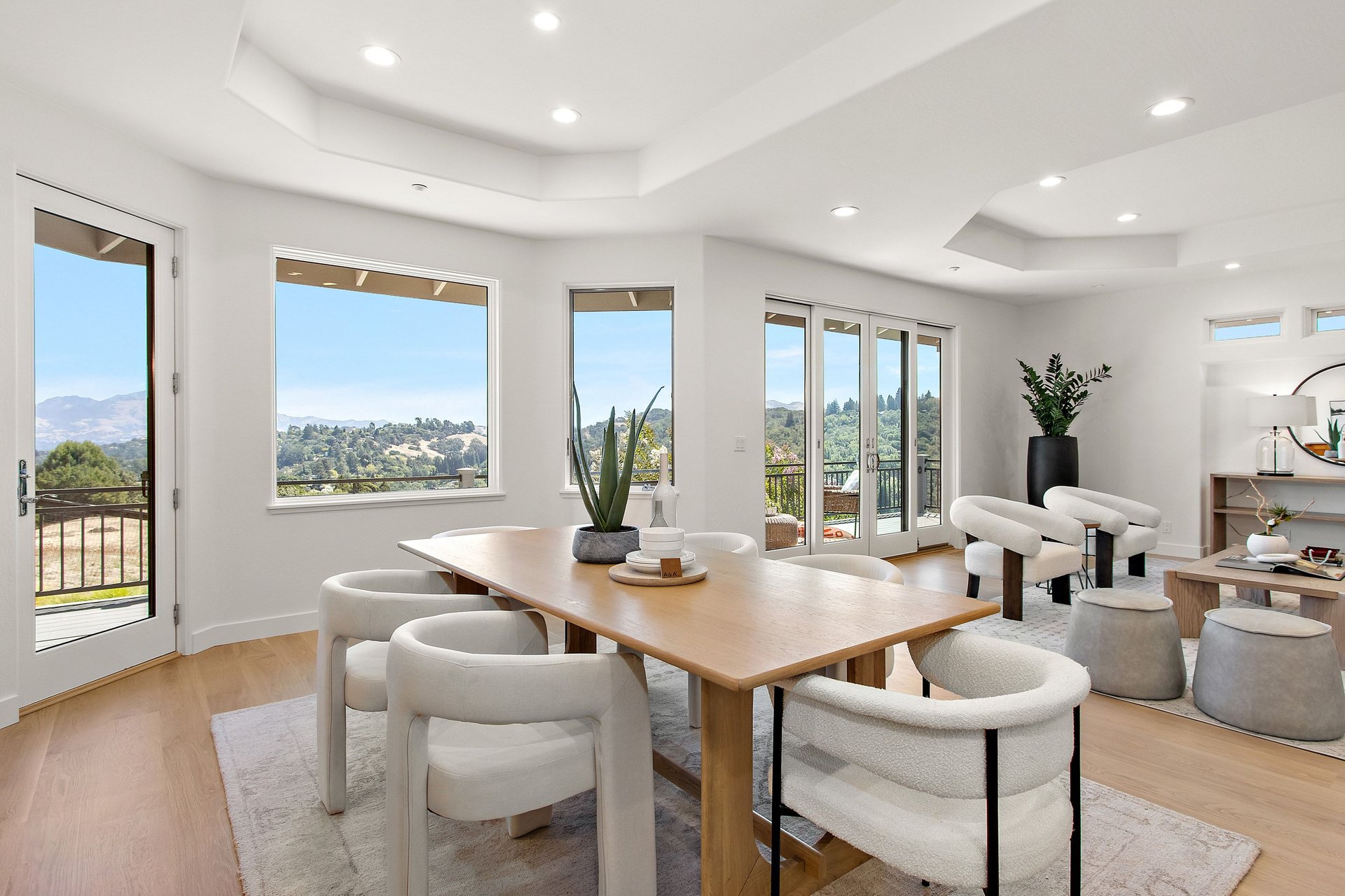 809 Mountain View Dr