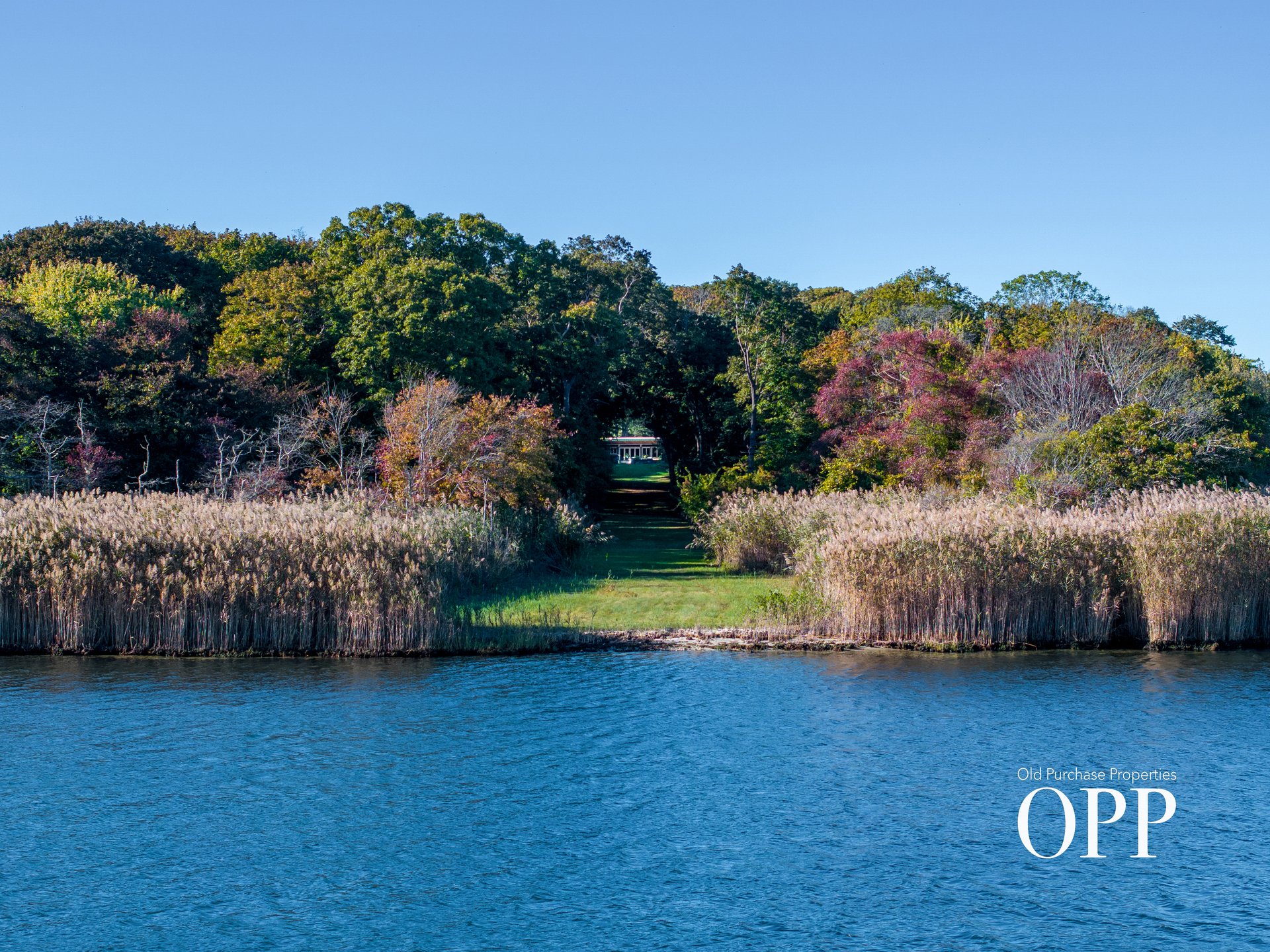 Hollywood: A Waterfront Modernist Retreat on 3.5 Acres