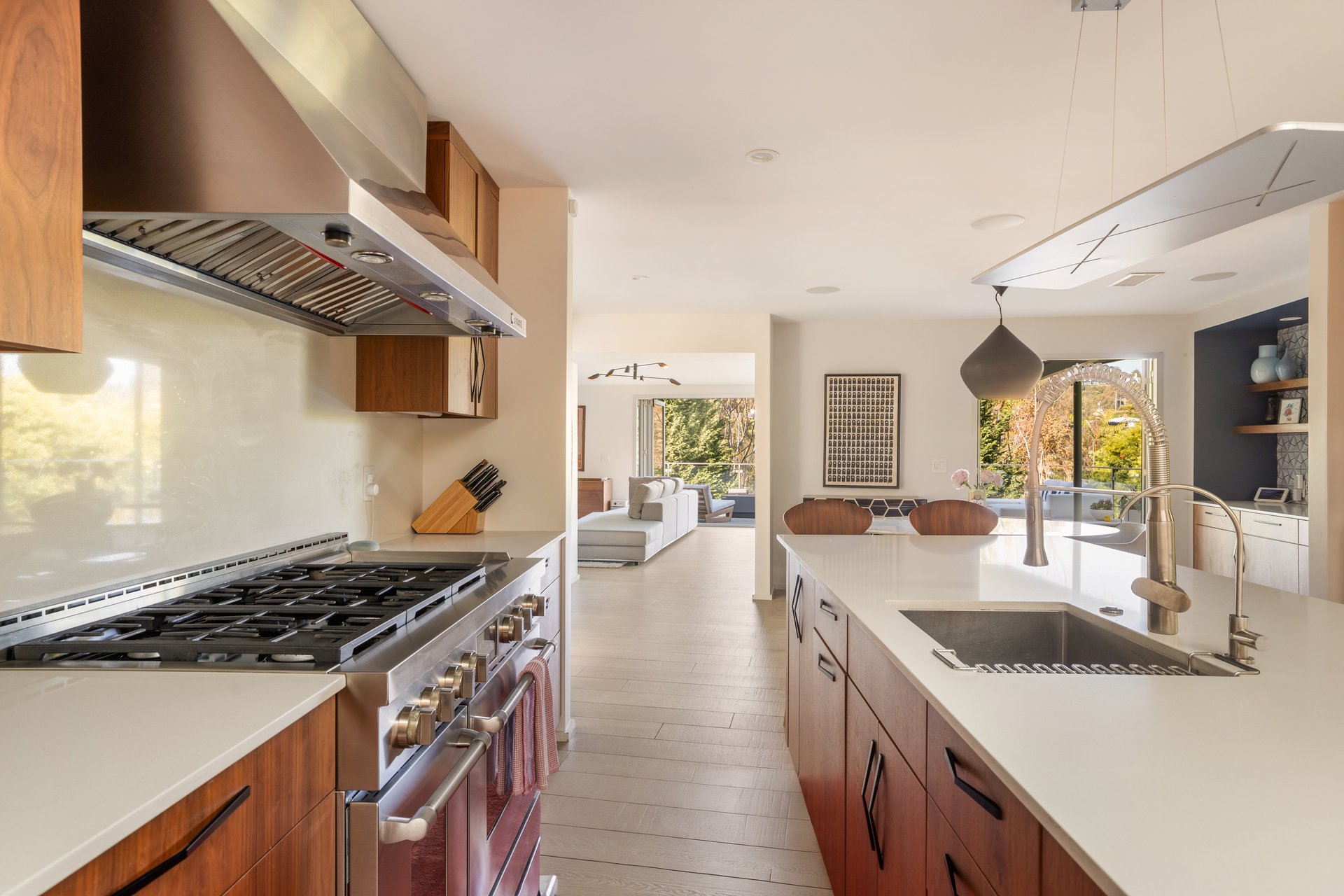 279 Mabery Rd, Santa Monica
