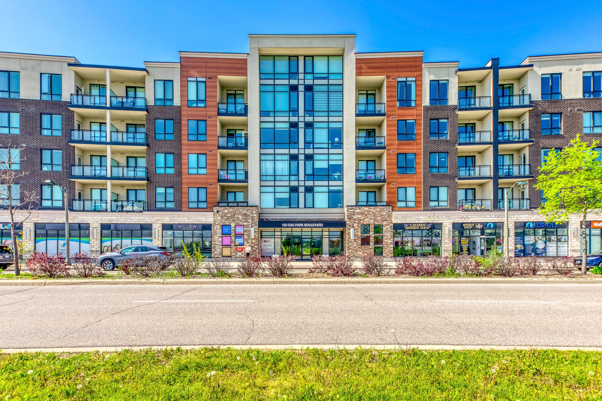 150 Oak Park Blvd 201