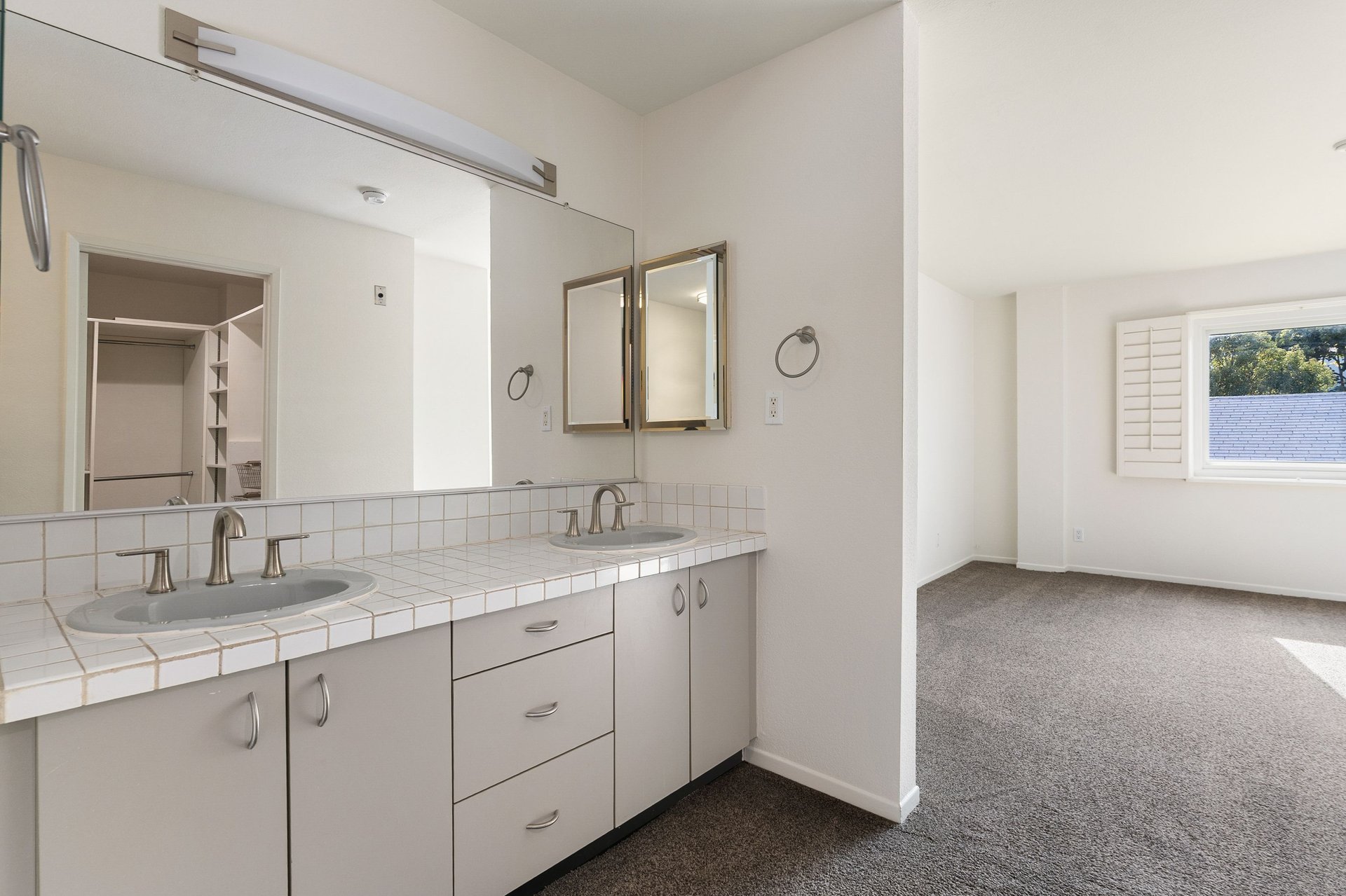 1010 California Ave #307, North of Wilshire