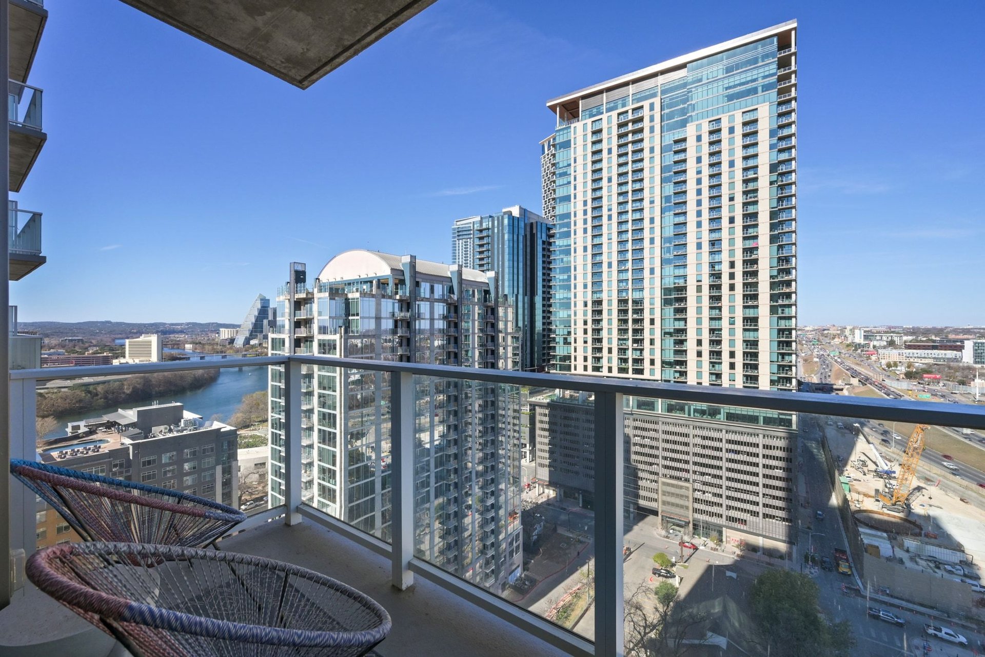 48 East Avenue #2204