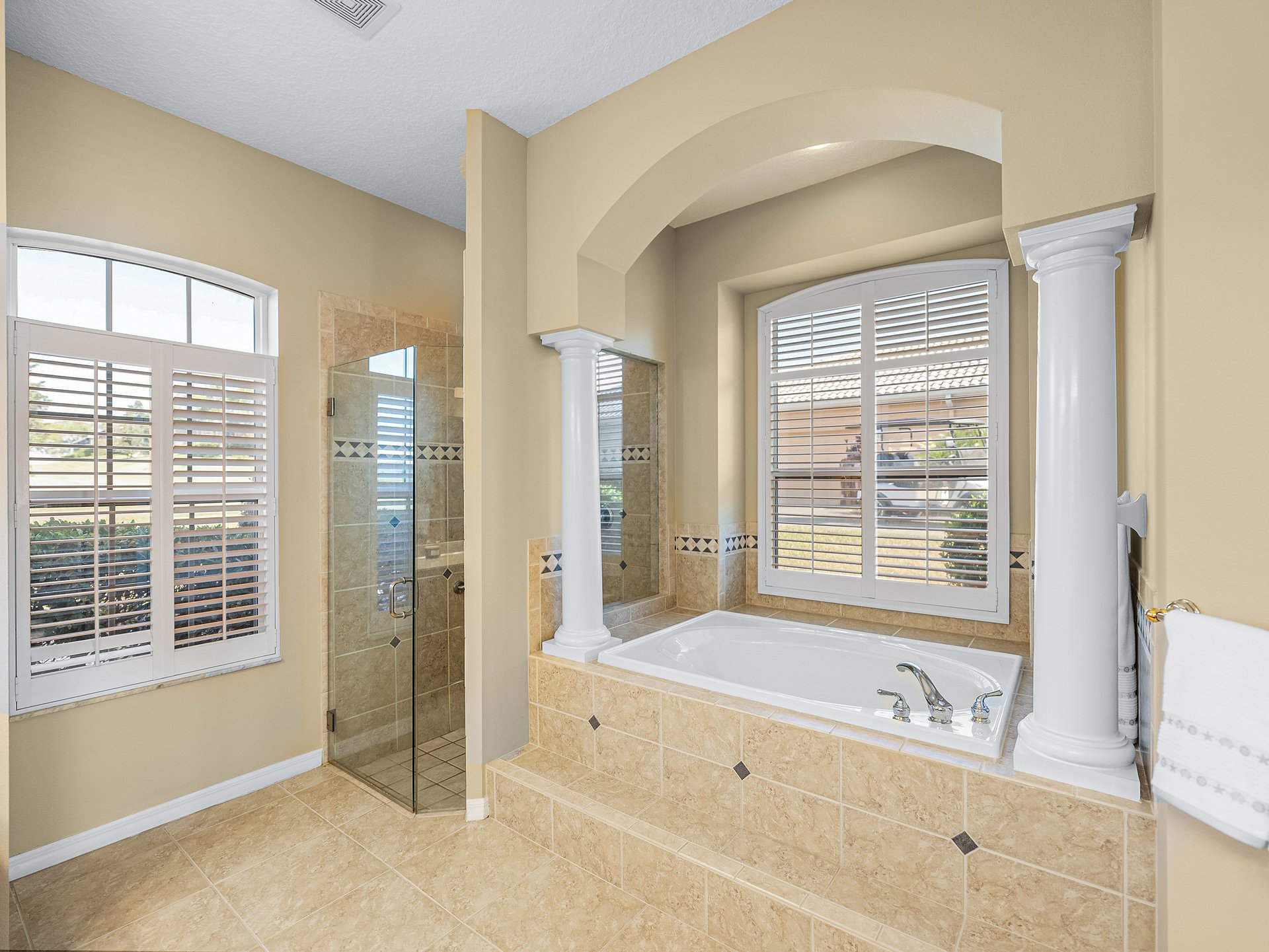 13854 THOROUGHBRED DR