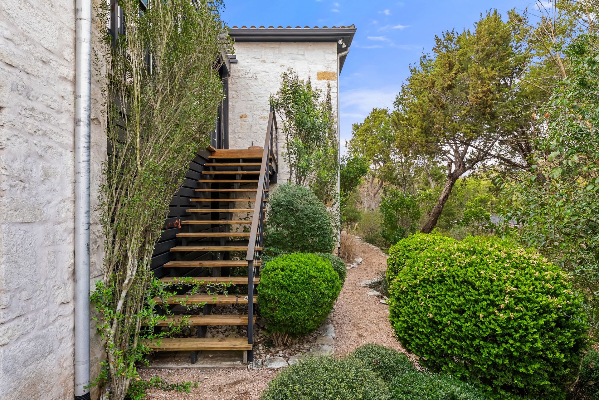 698 Windsong Trail