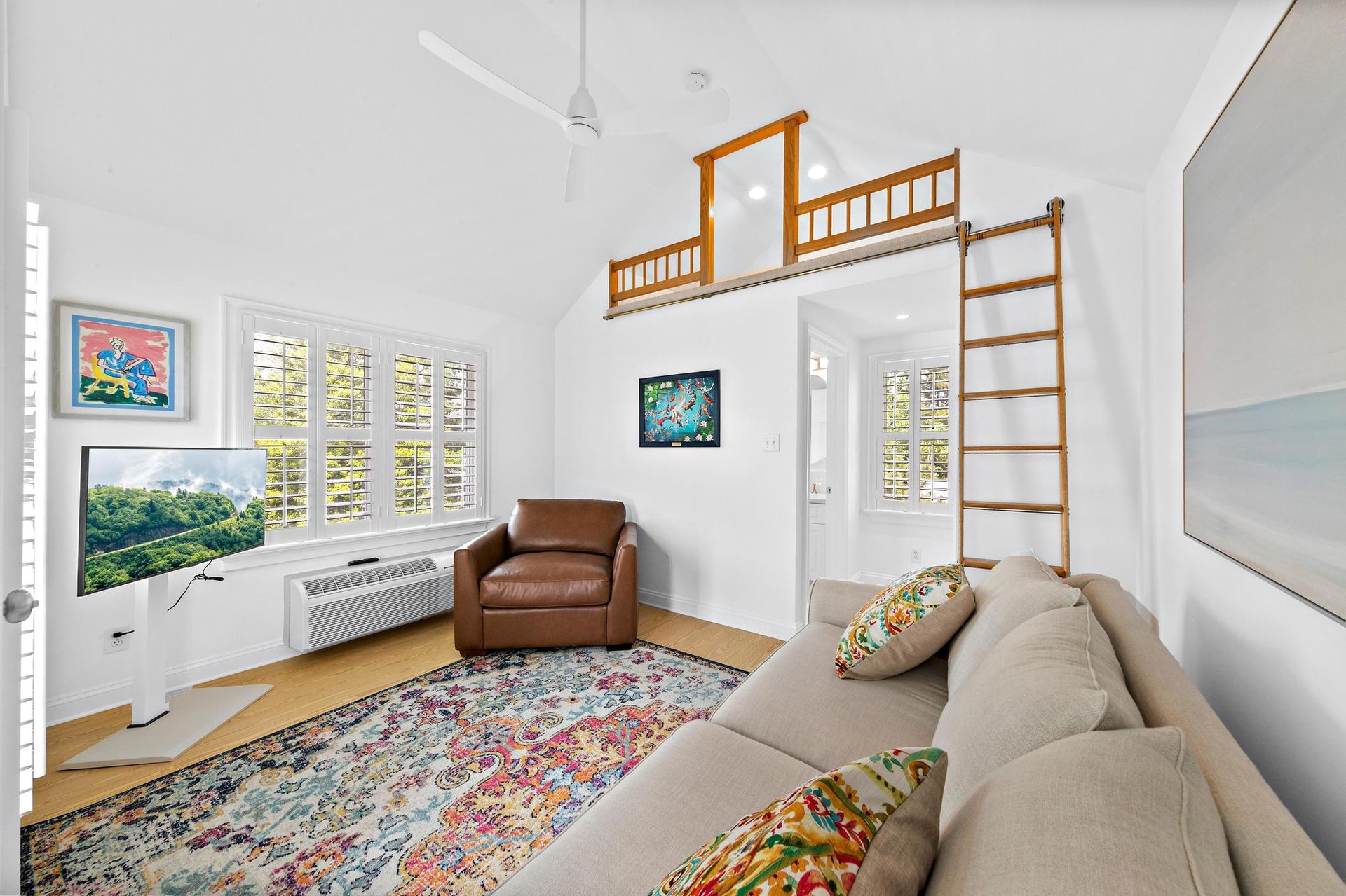 119 Dolphin Ave