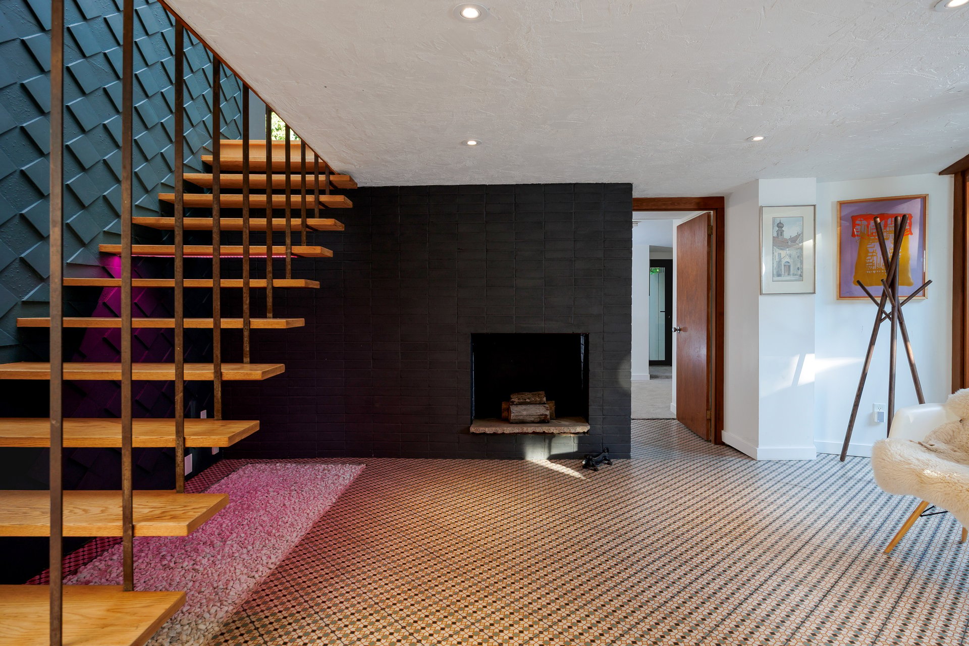 Kingsway Mid-Century Modern