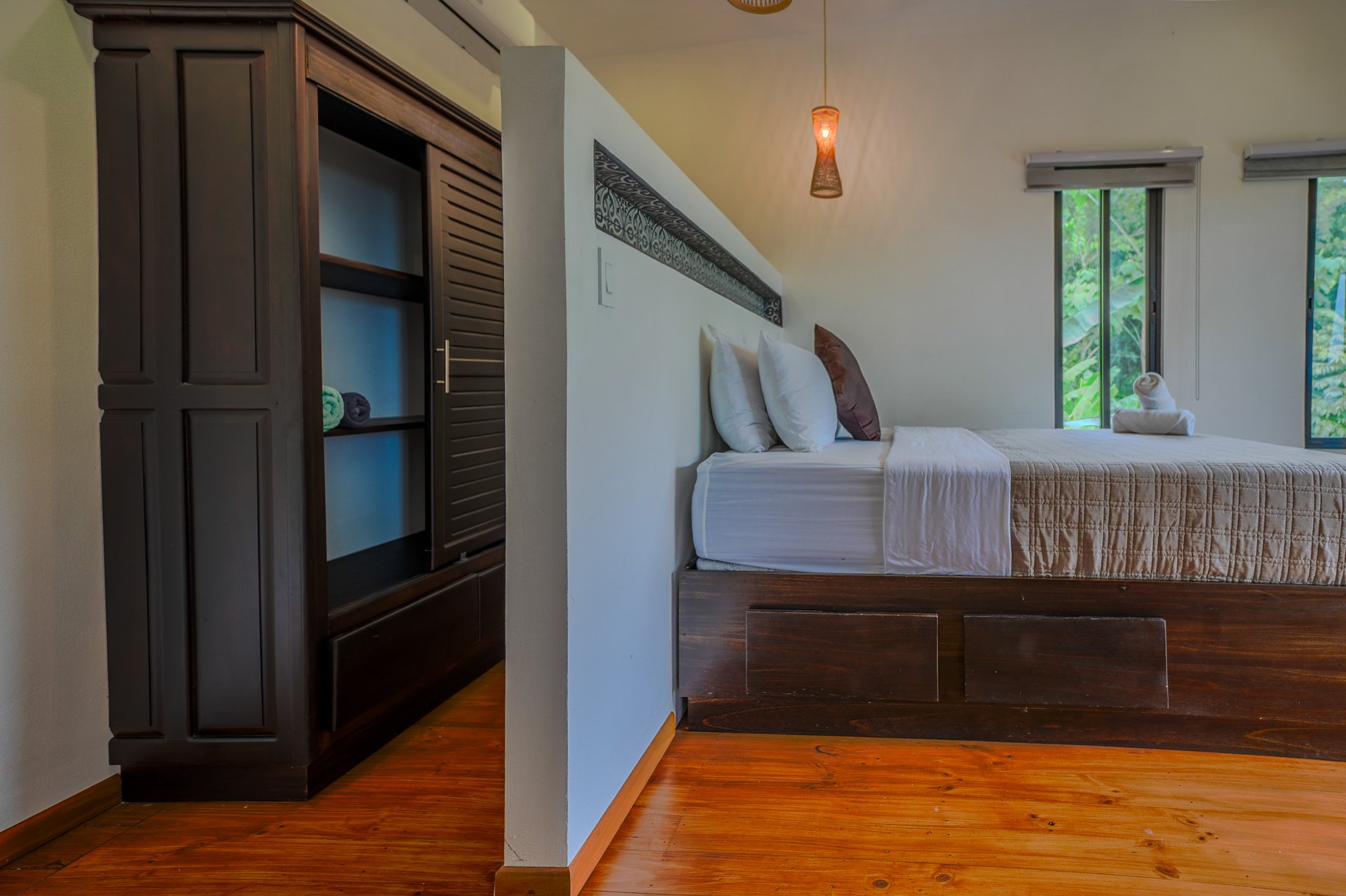 Casa La Roca, Whale's Tail 3 Bedroom Home In Uvita!