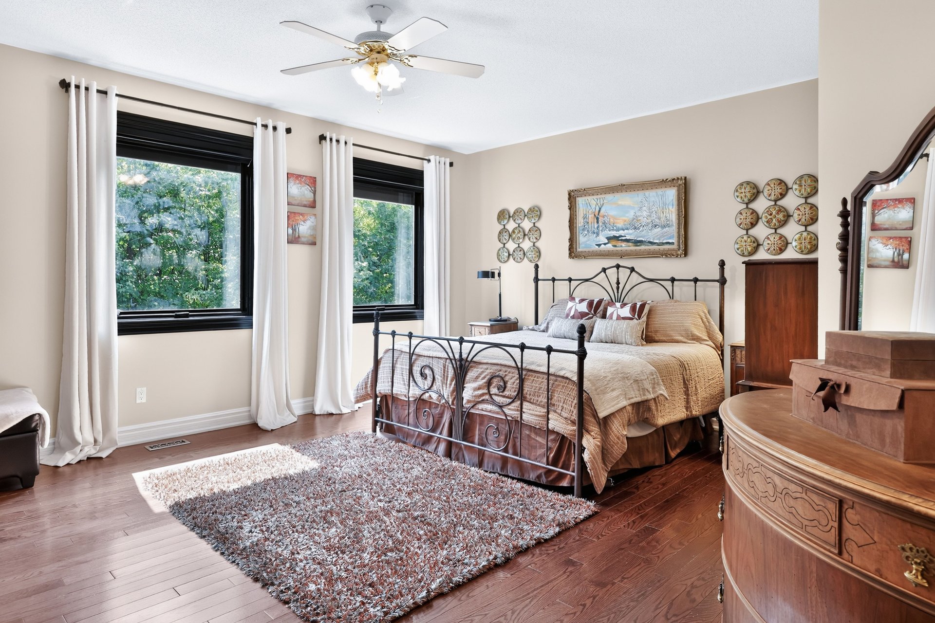 324 Oakridge Court, Oakville