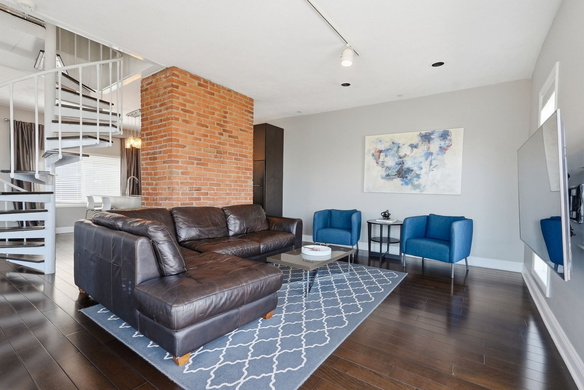 310 Cola St