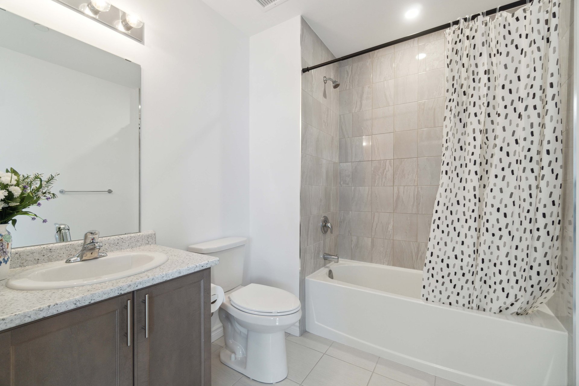 460 Dundas Street E Unit: 121