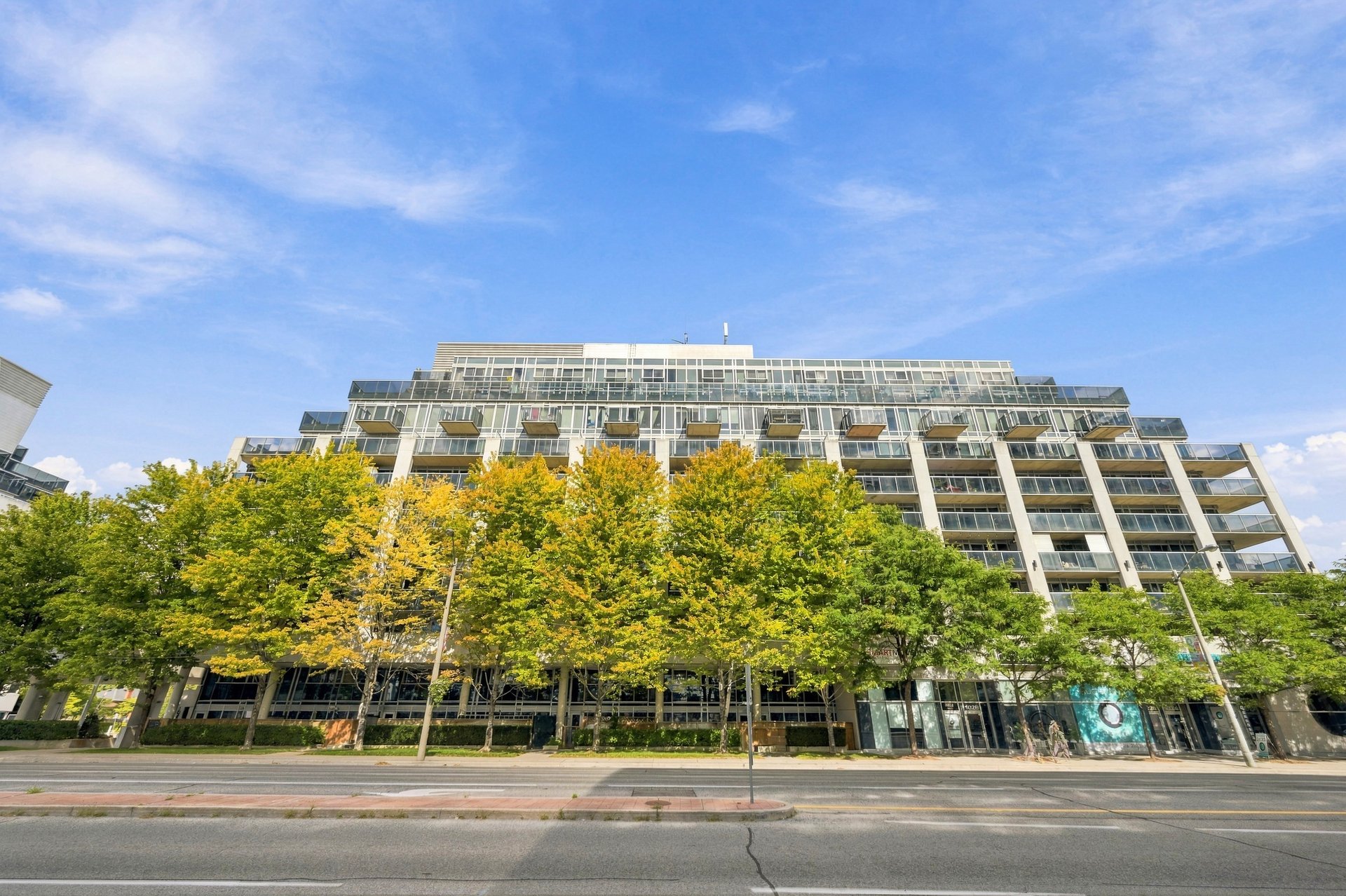 Immaculate 2 Bedroom Corner Unit