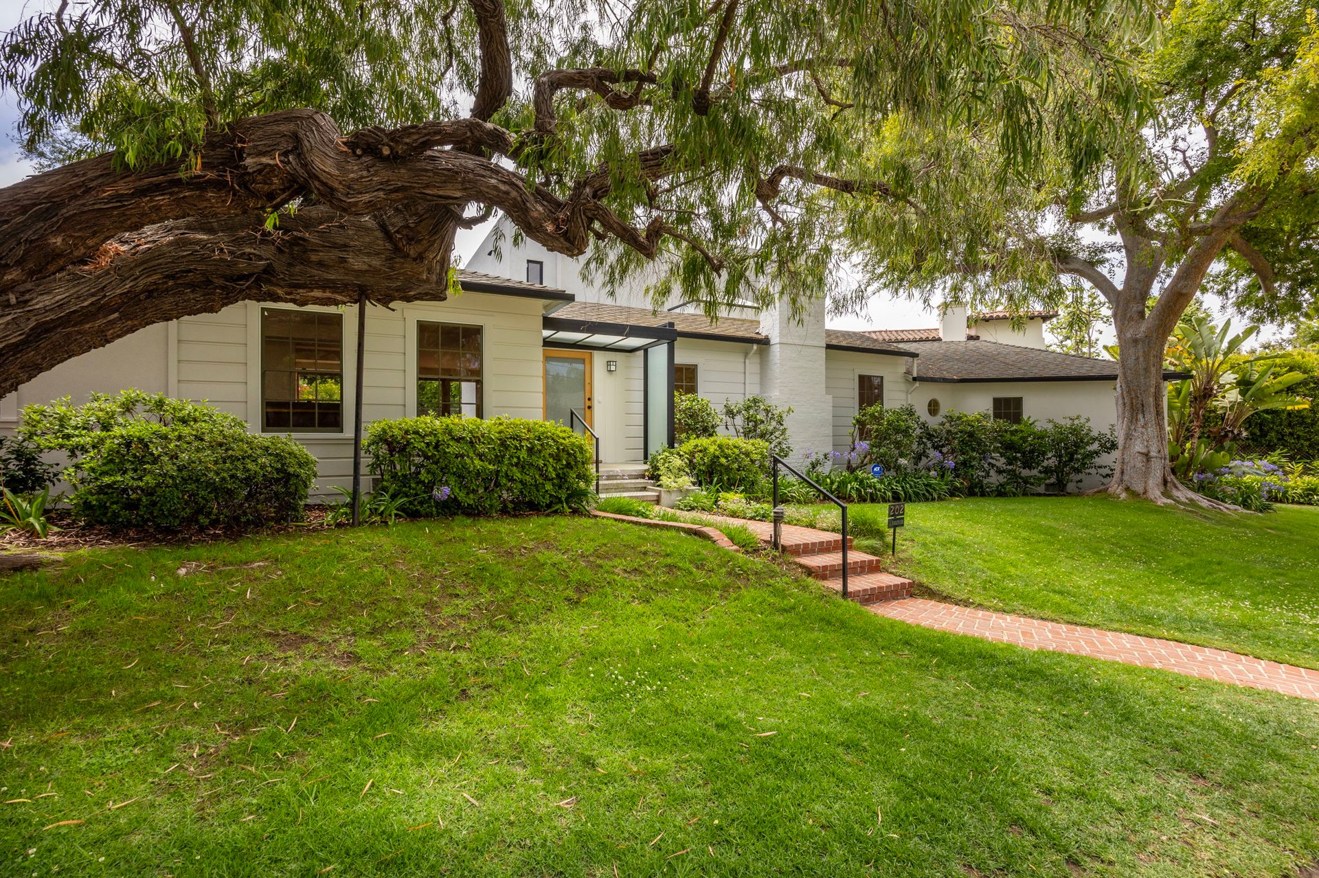 202 S Saltair Ave, Brentwood