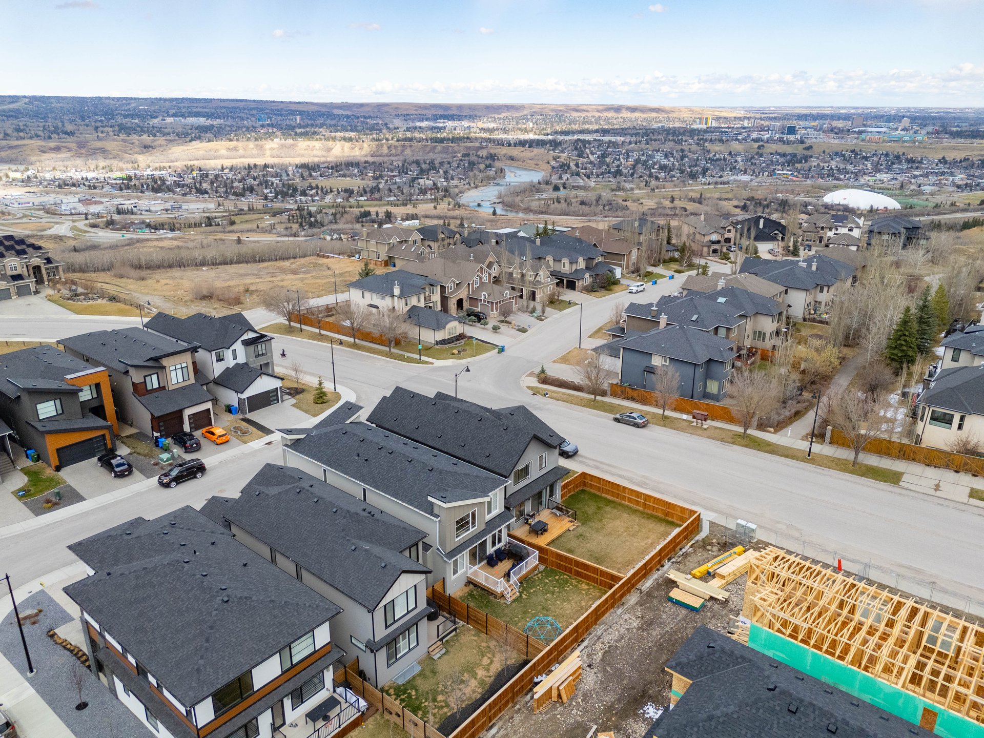 17 Coulee Crescent SW